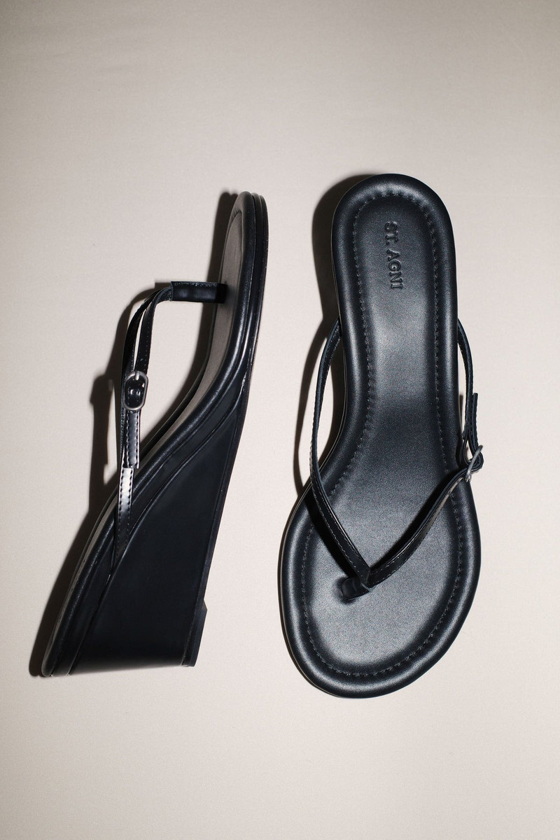 Petit Belt Thong Wedge - Black 6