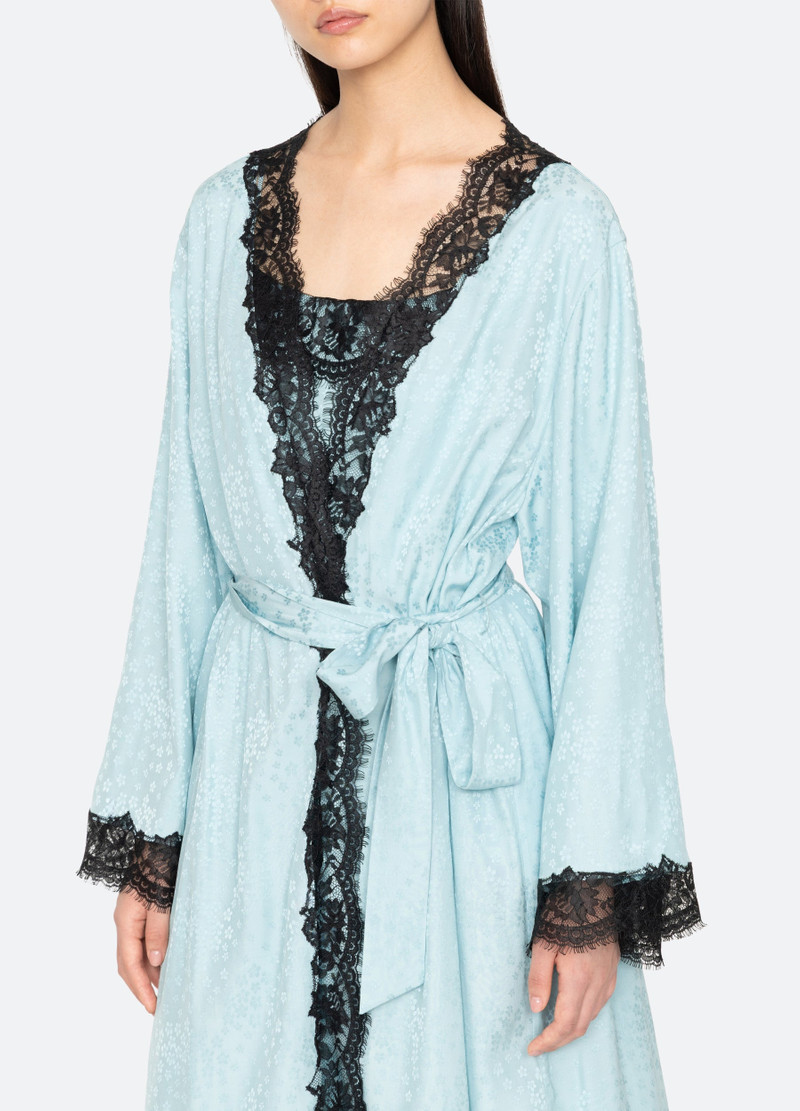 Lila Robe 7