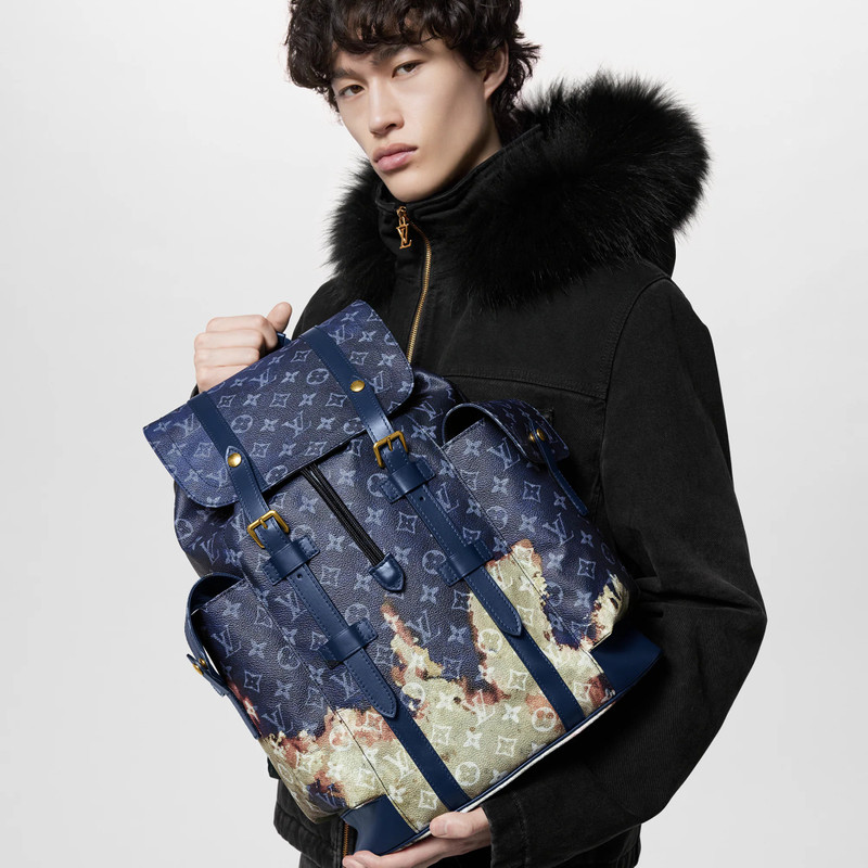 Louis Vuitton Christopher MM outlook