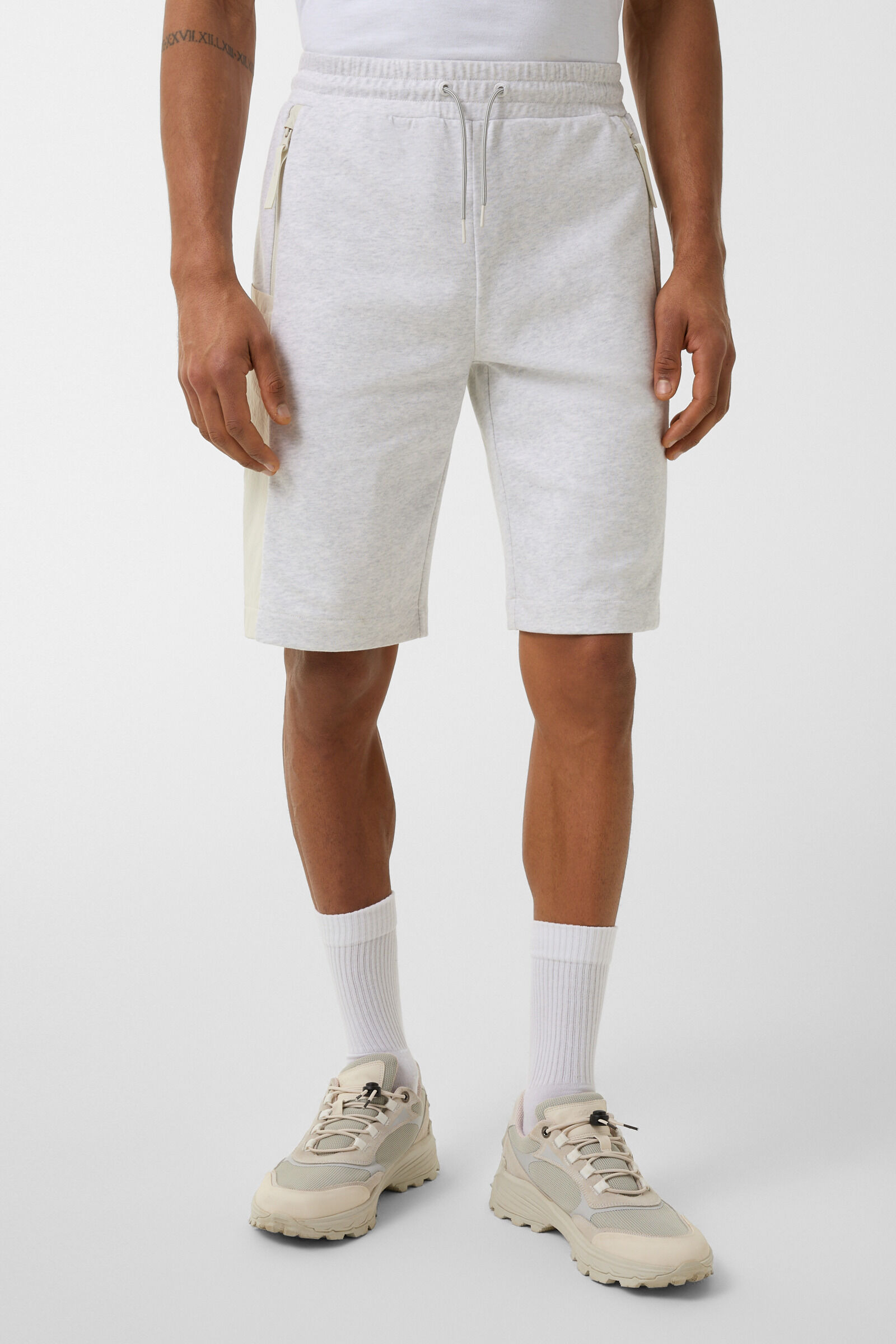 Leif sweatshorts in Light gray/sand - 2