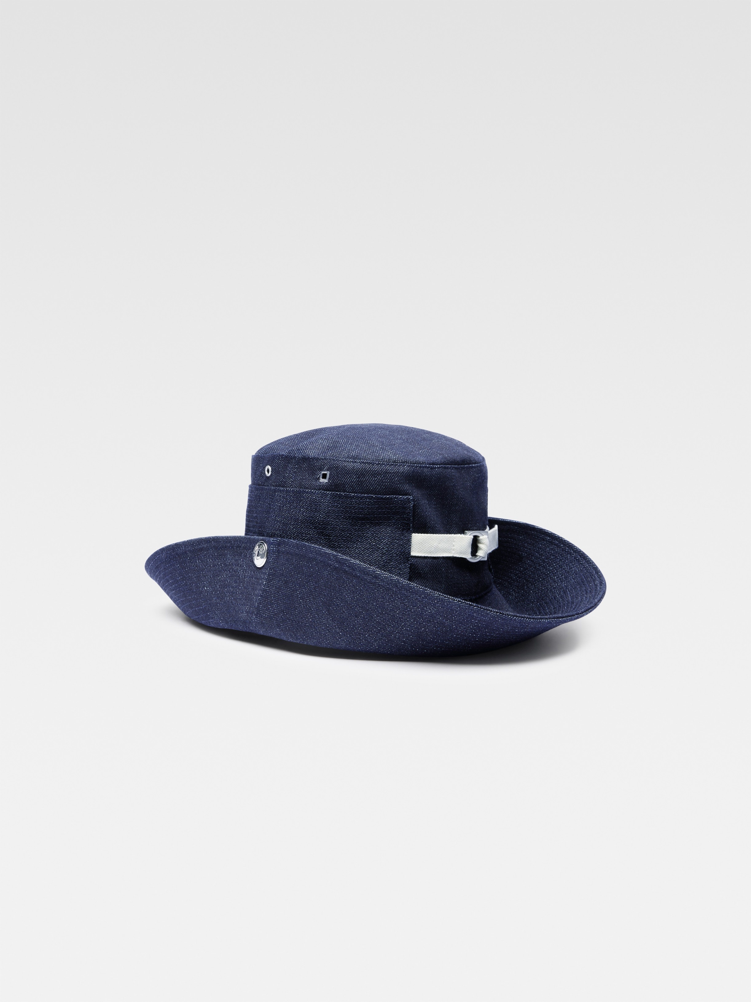 The de-Nîmes denim bucket hat - 2