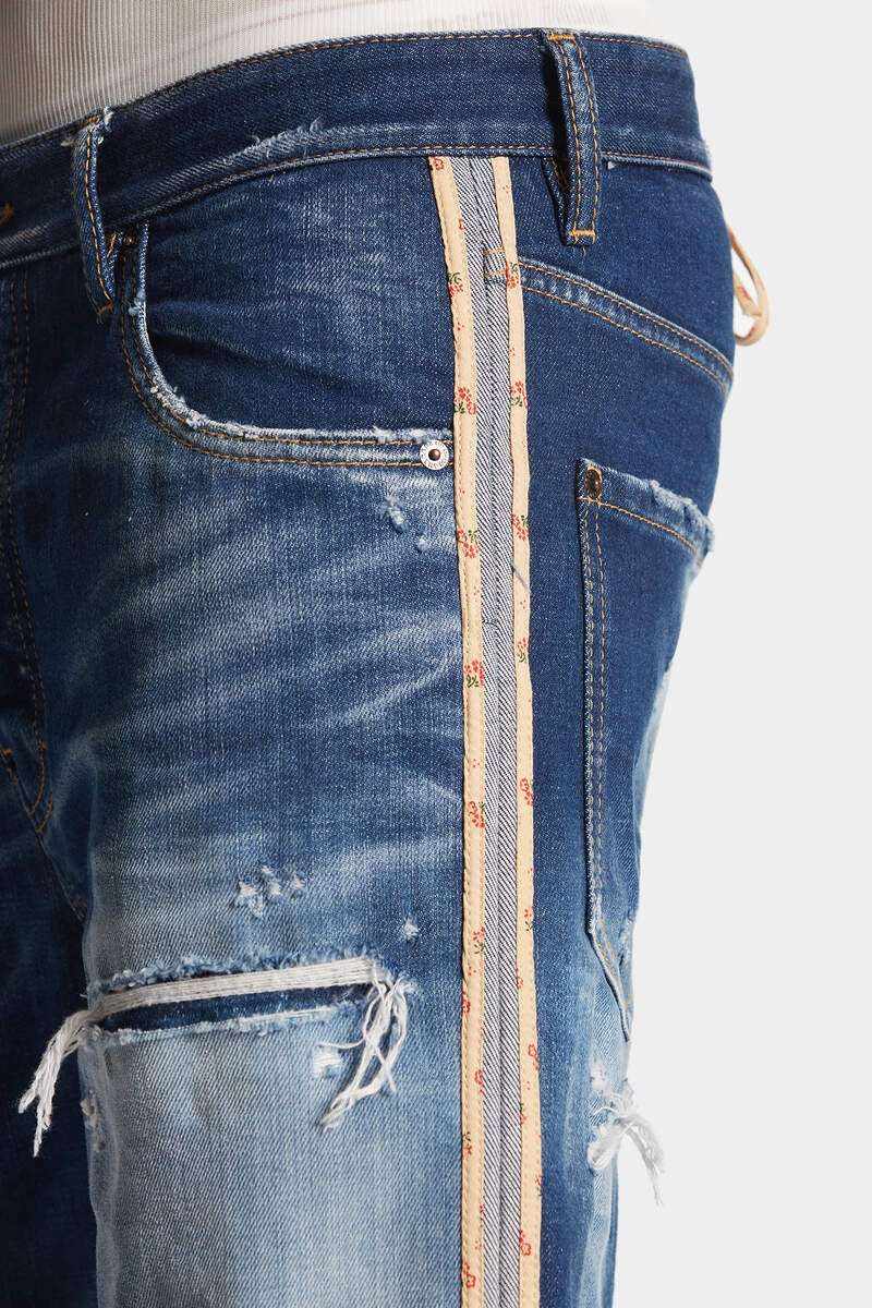 MEDIUM RIPPED KNEE WASH 642 JEANS 9
