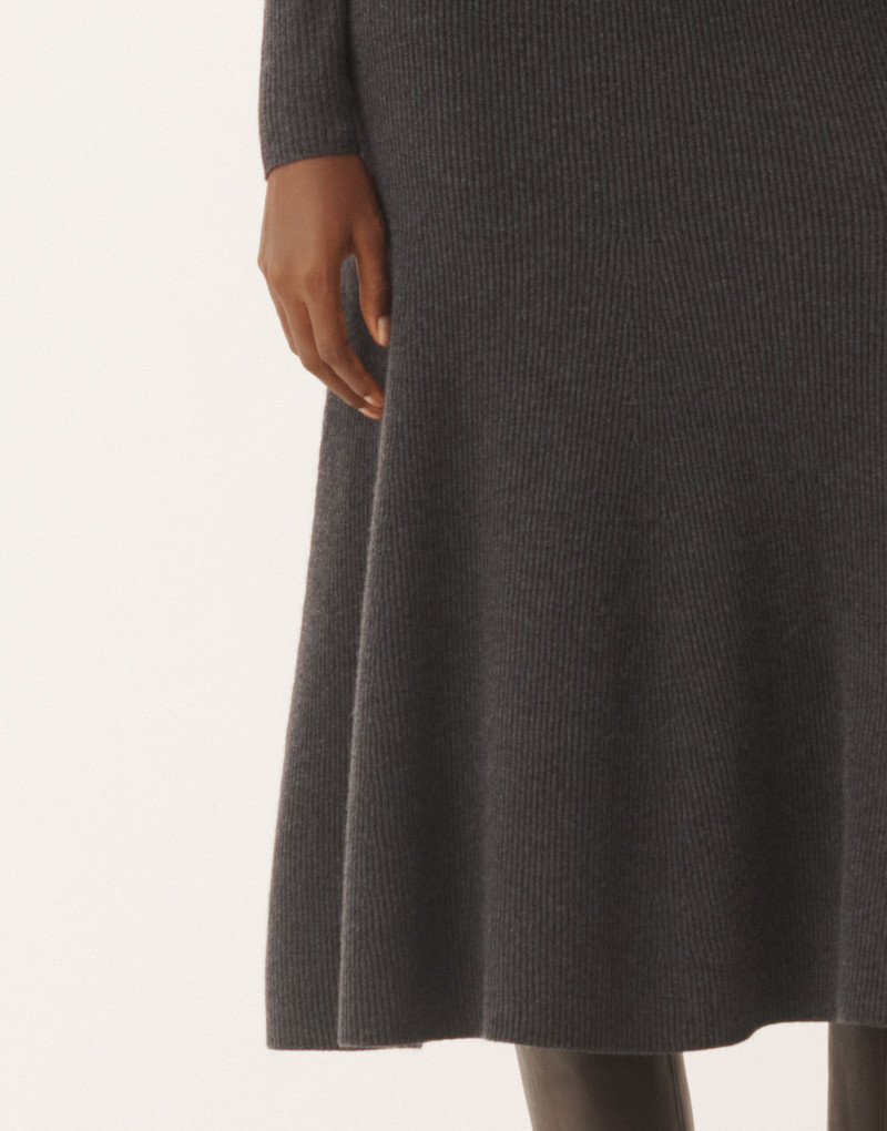 Skirt in Platinum 5