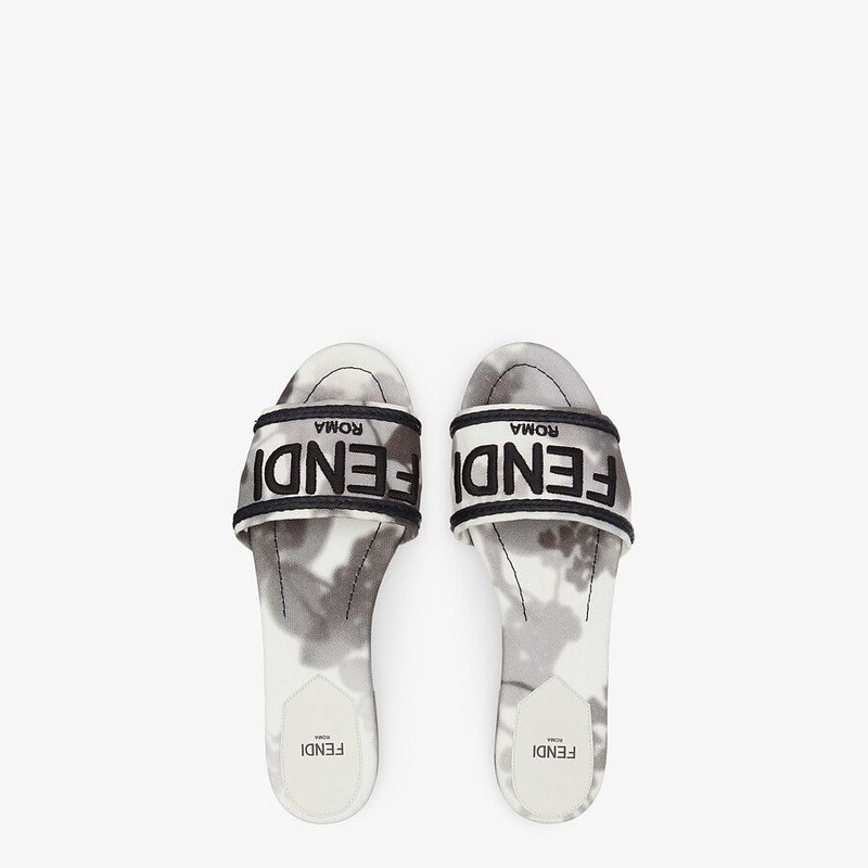 Gray canvas slides 4