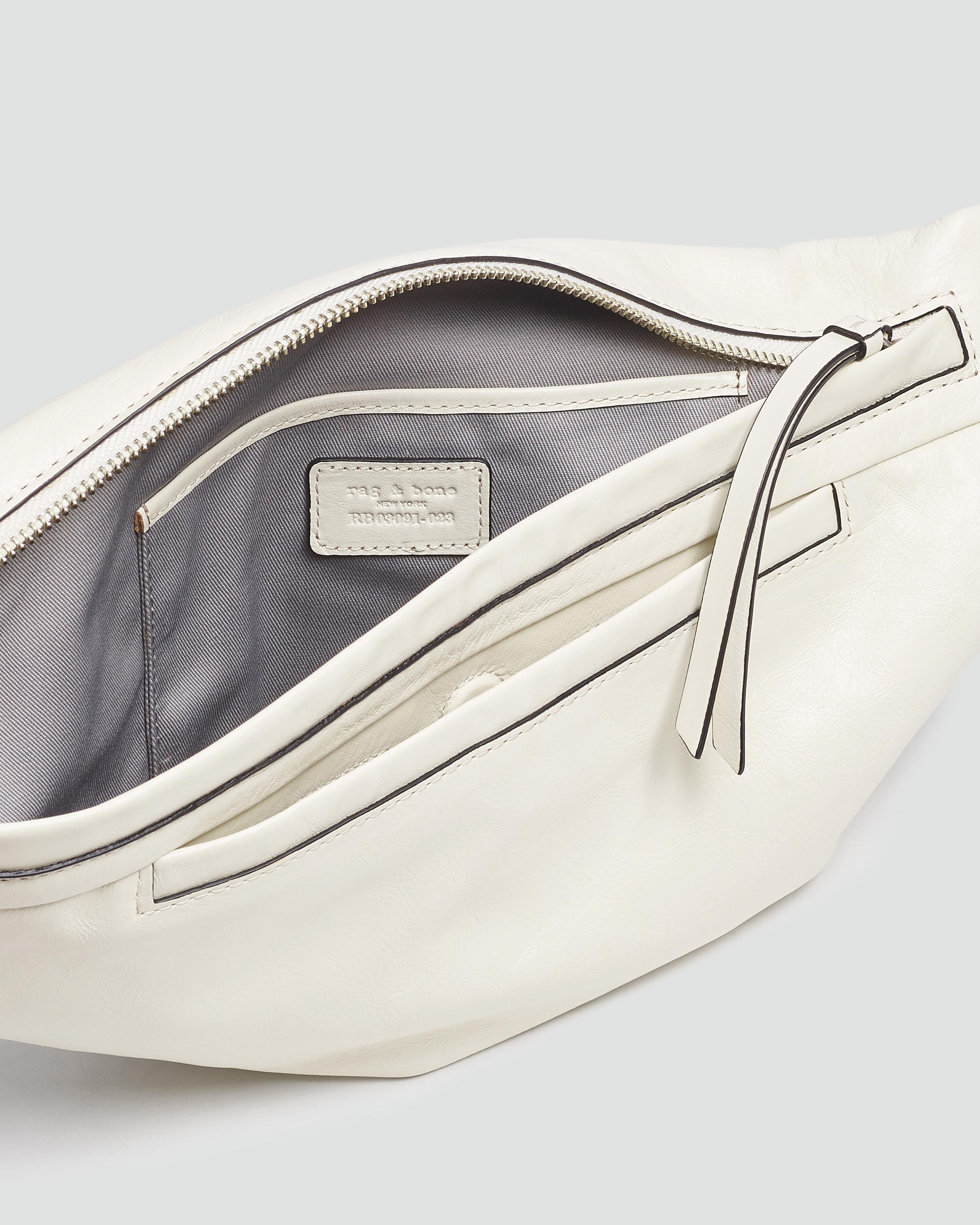 Petra Sling - Leather
Small Crossbody Bag - 3