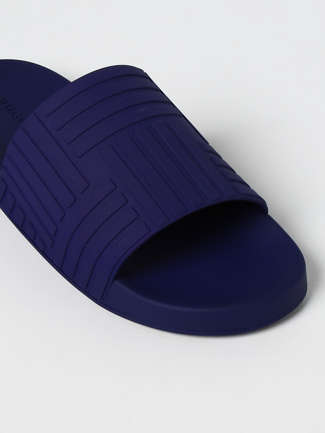Bottega Veneta rubber slides - 4
