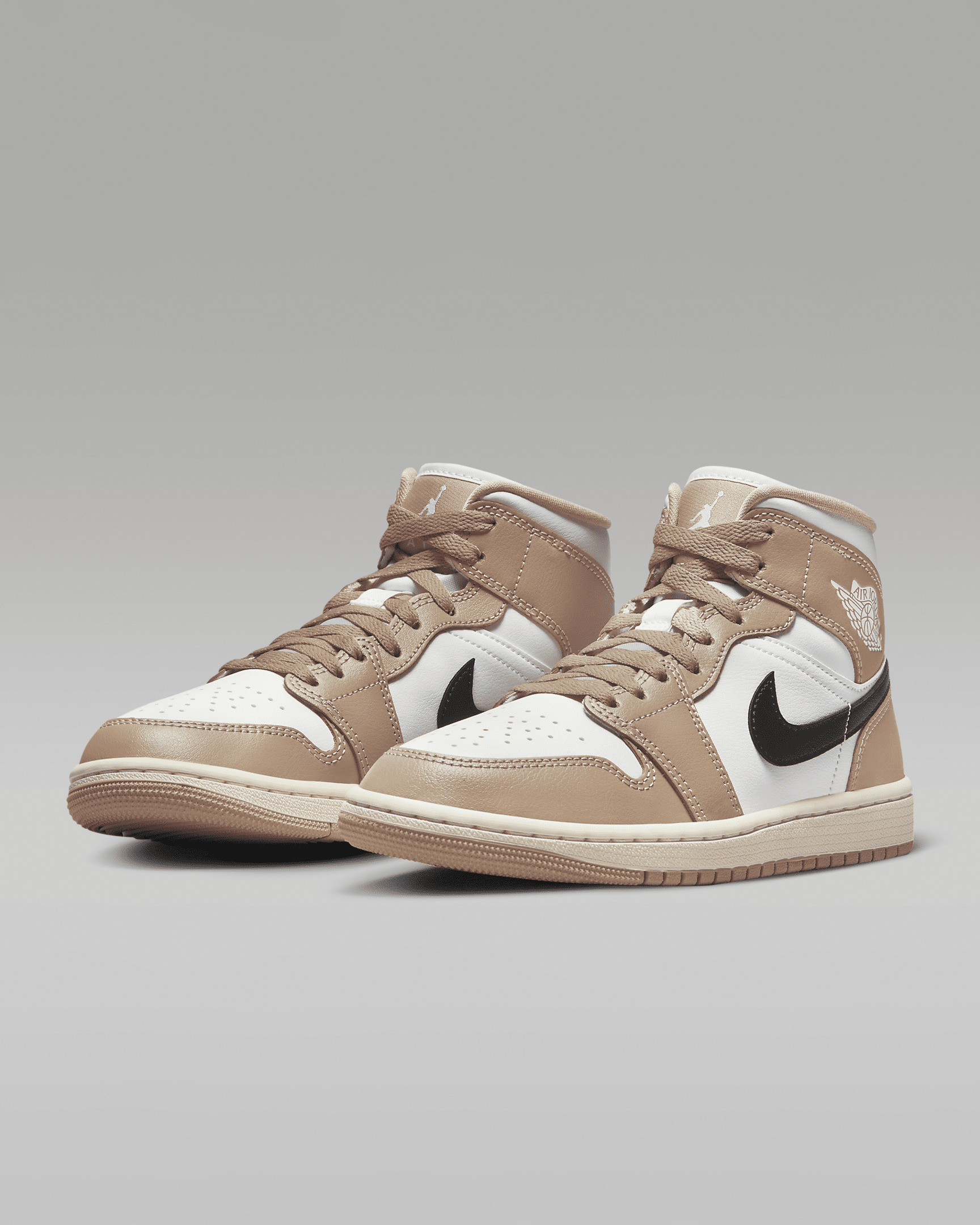 Air Jordan 1 Mid Women's Shoes - 5