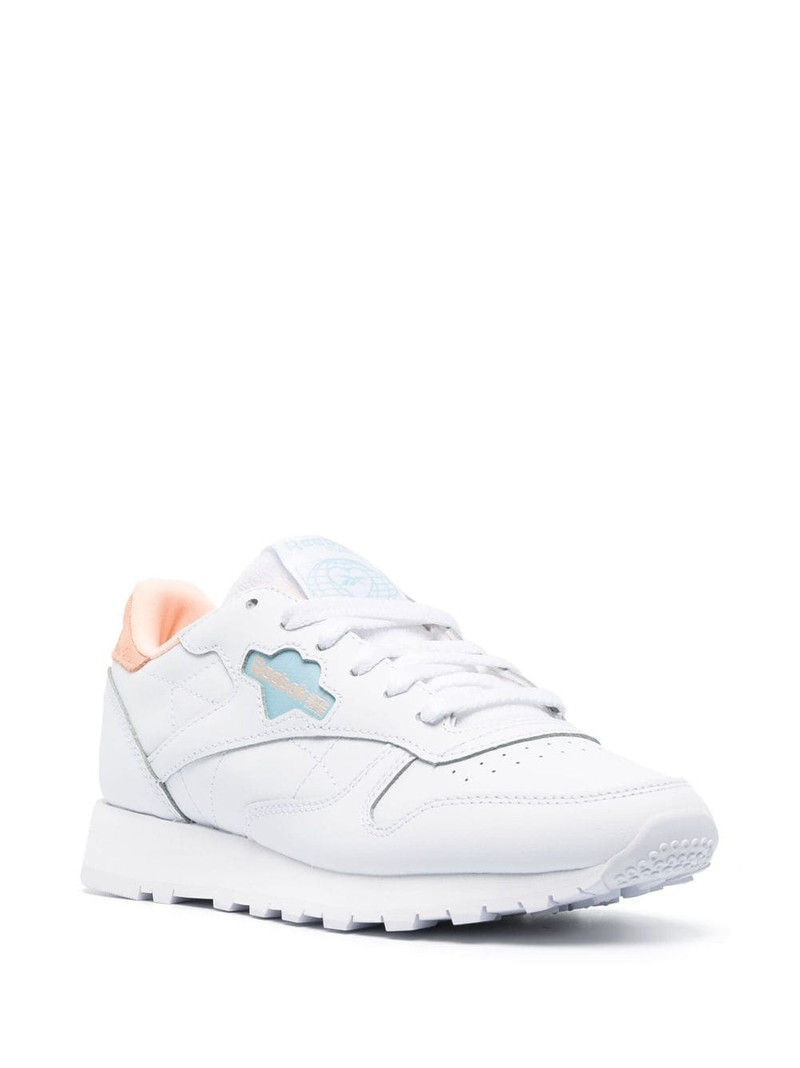 Reebok Classic low-top sneakers outlook