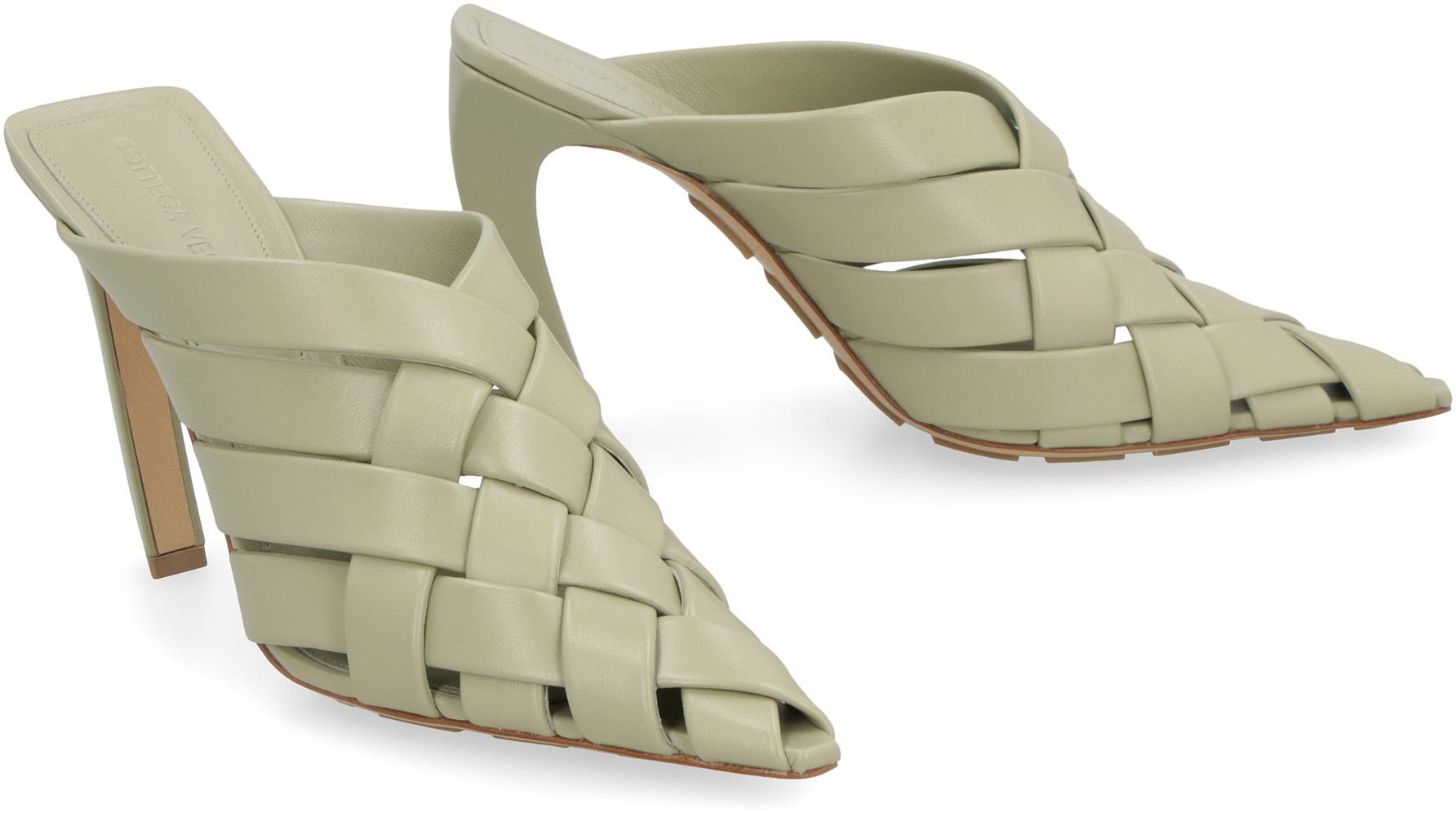 【送料&関税込】Bottega Veneta Alfie Leather Mules Bottega Veneta Alfie Mule Pump in Black | FWRD