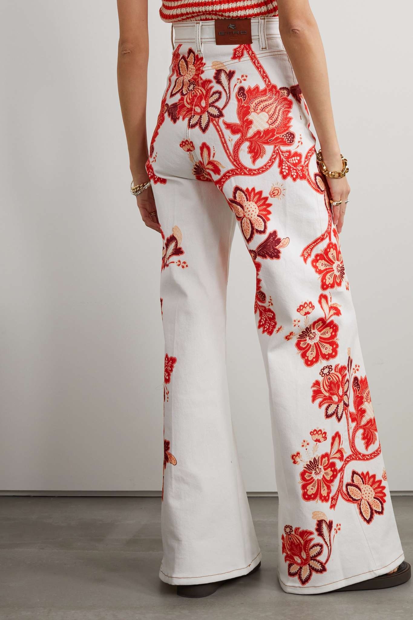 Floral-print high-rise flared jeans - 4