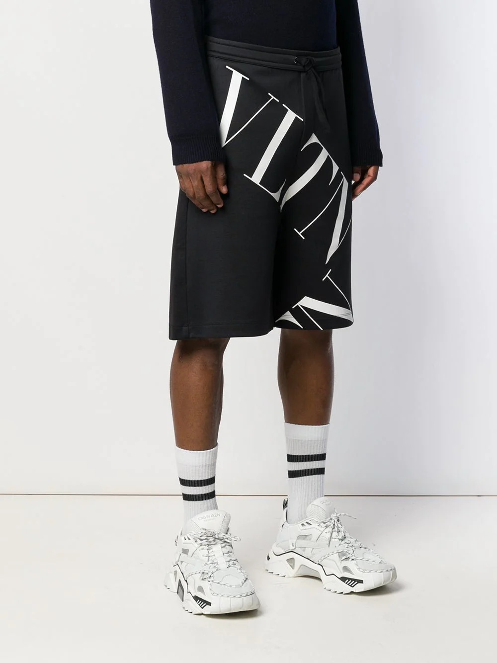 contrast logo print shorts - 3