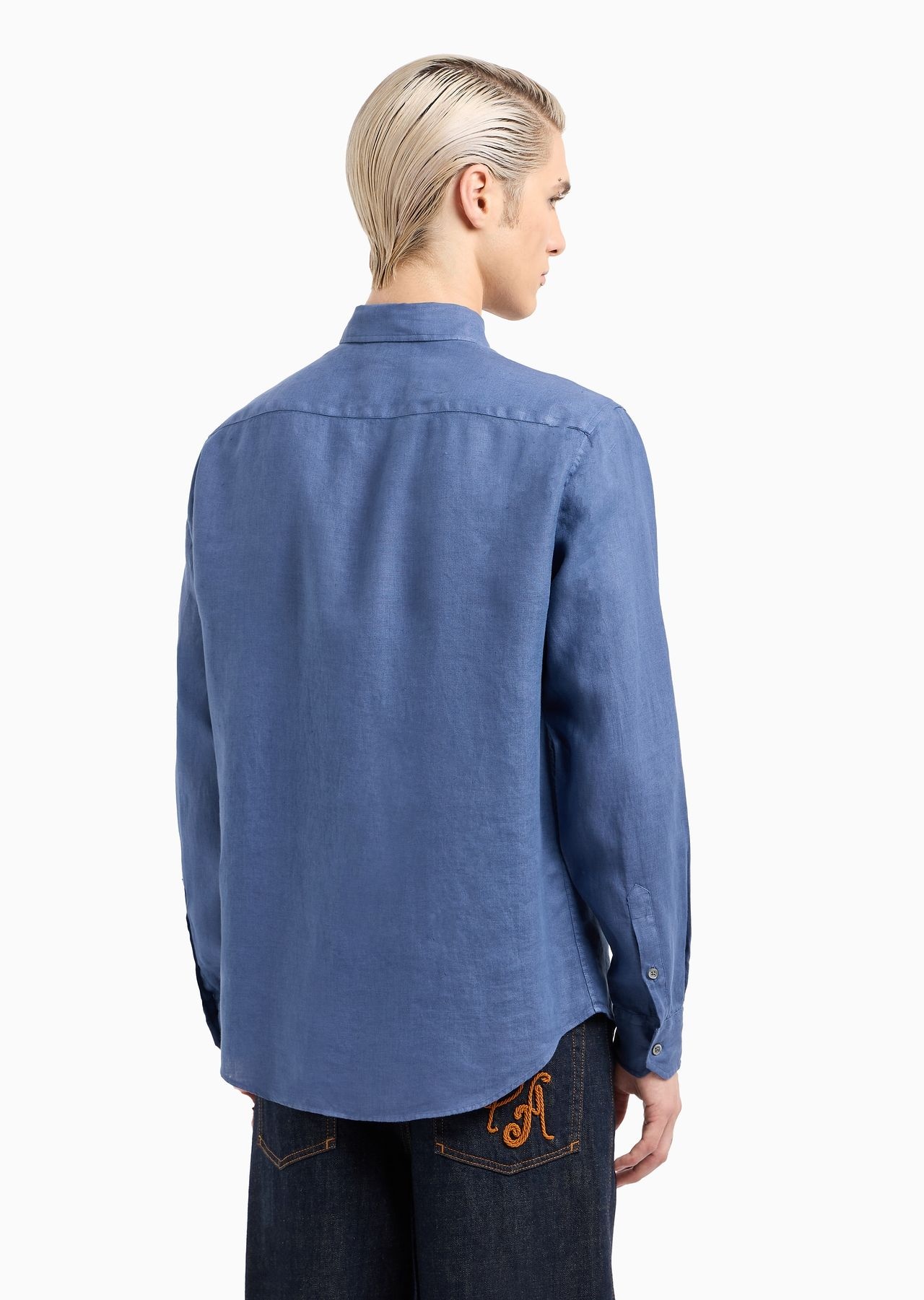Garment-dyed linen shirt with French collar - 5