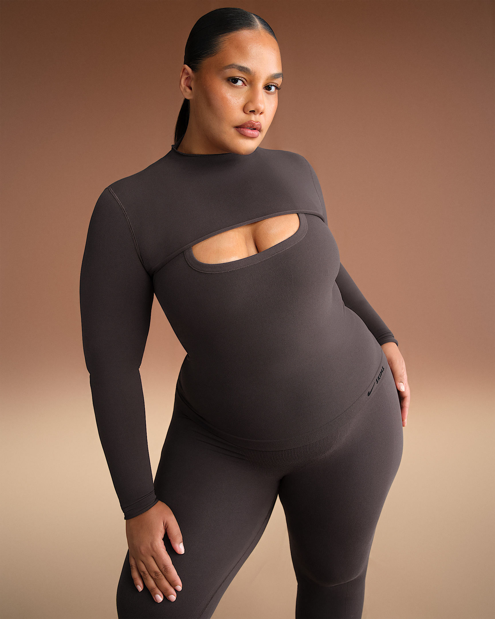 NikeSKIMS Vintage Seamless Women's Long-Sleeve Shrug - 7
