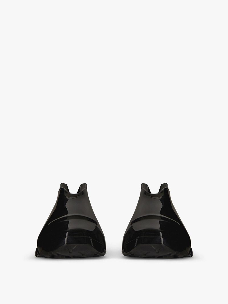 Givenchy MONUMENTAL MALLOW LOW SHOES IN SHINY RUBBER outlook