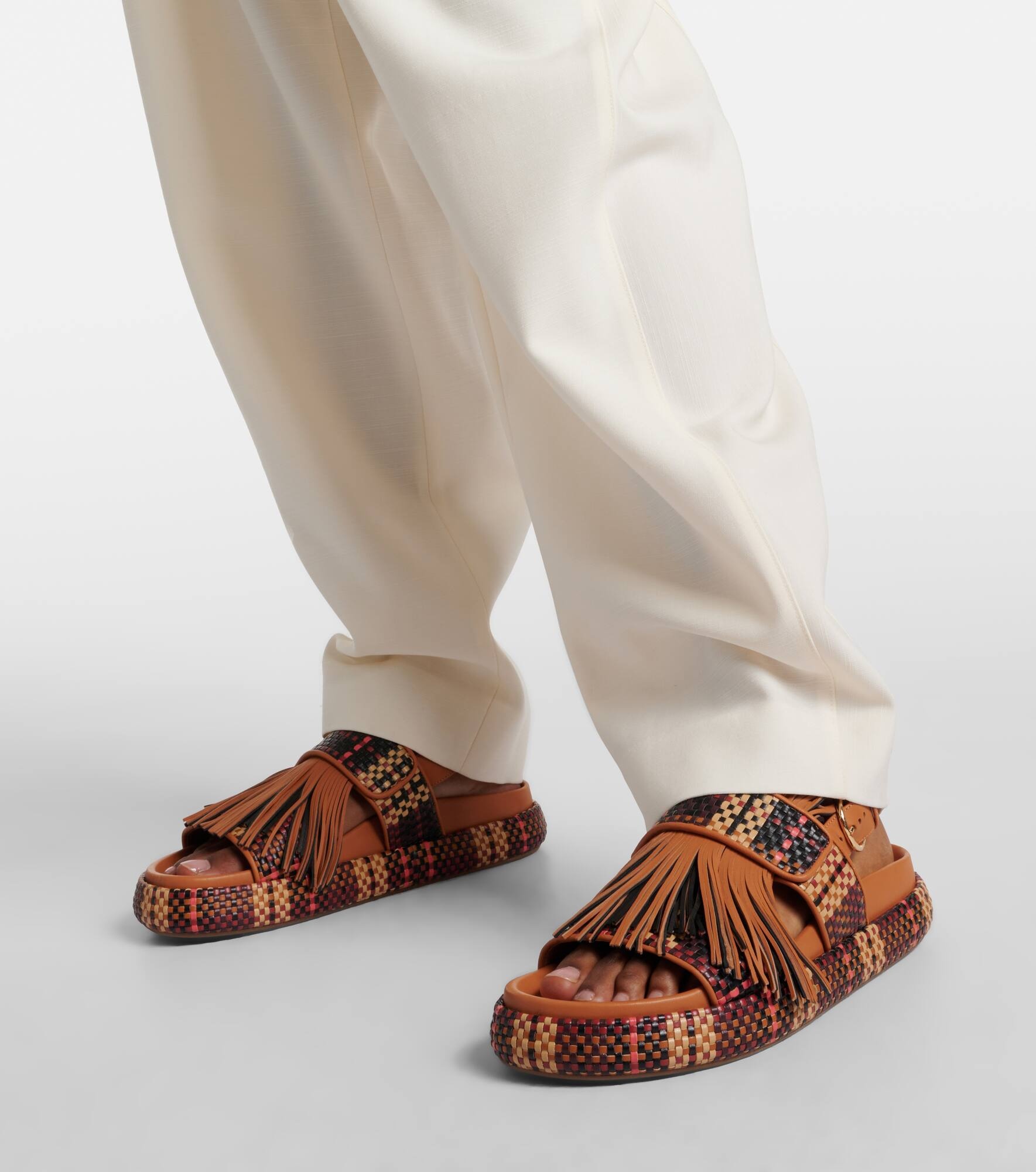 Fringed woven leather sandals - 4