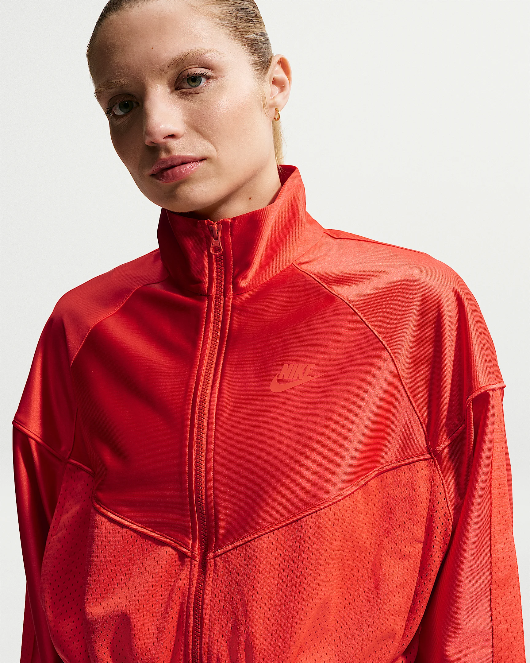 Nike Sportswear Women's Oversized Windrunner Jacket - 1