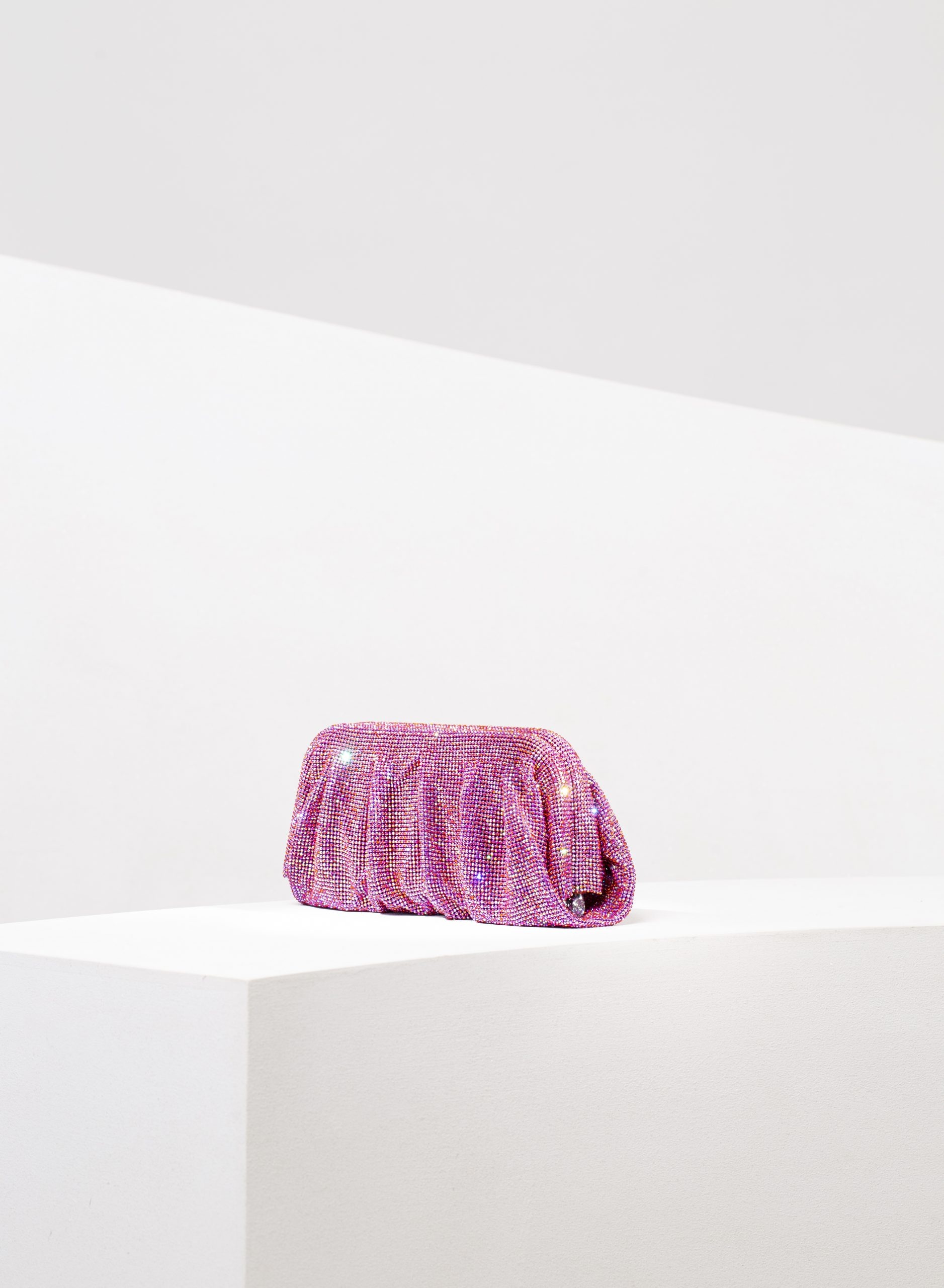 Benedetta Bruzziches – La Venus Grande The Spy Who Loved Me - 2