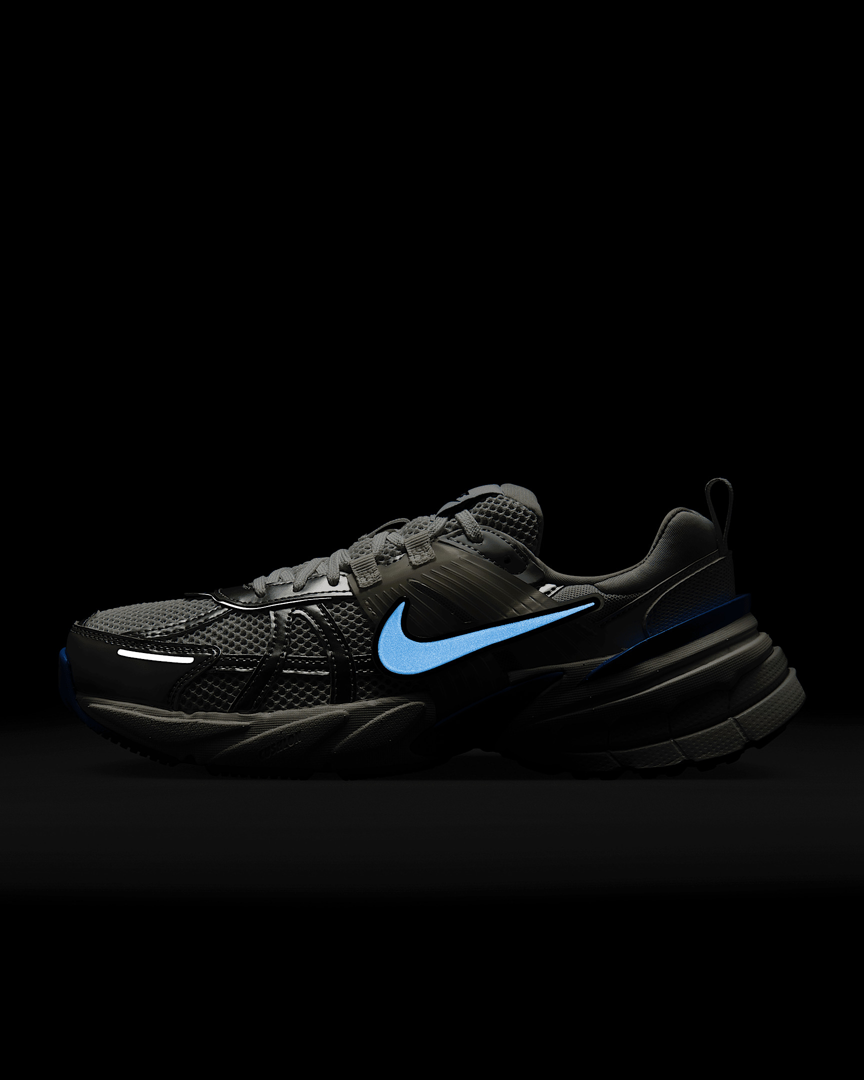 Nike V2K Run Women's Shoes - 10