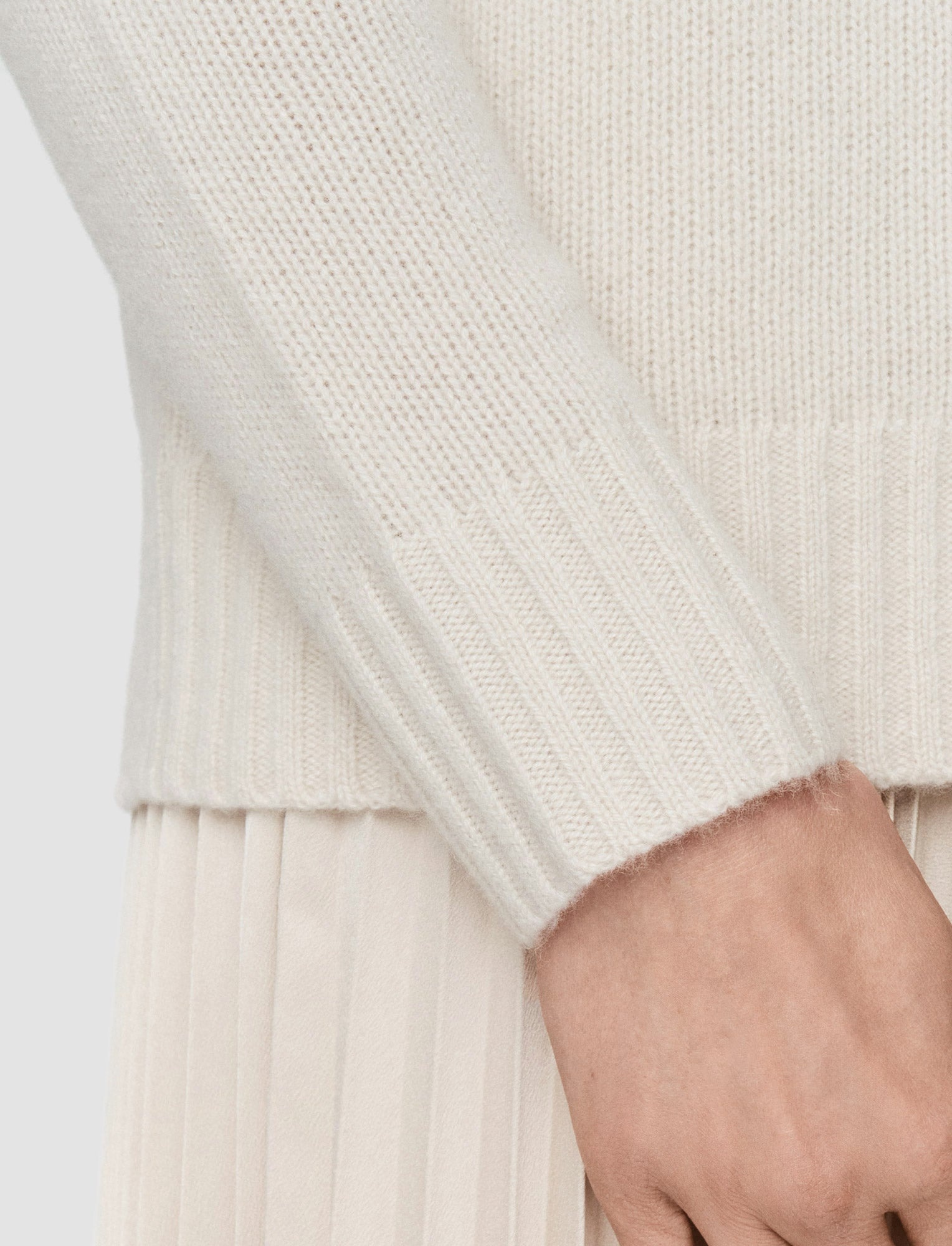 Open Cashmere V Neck Jumper - 5