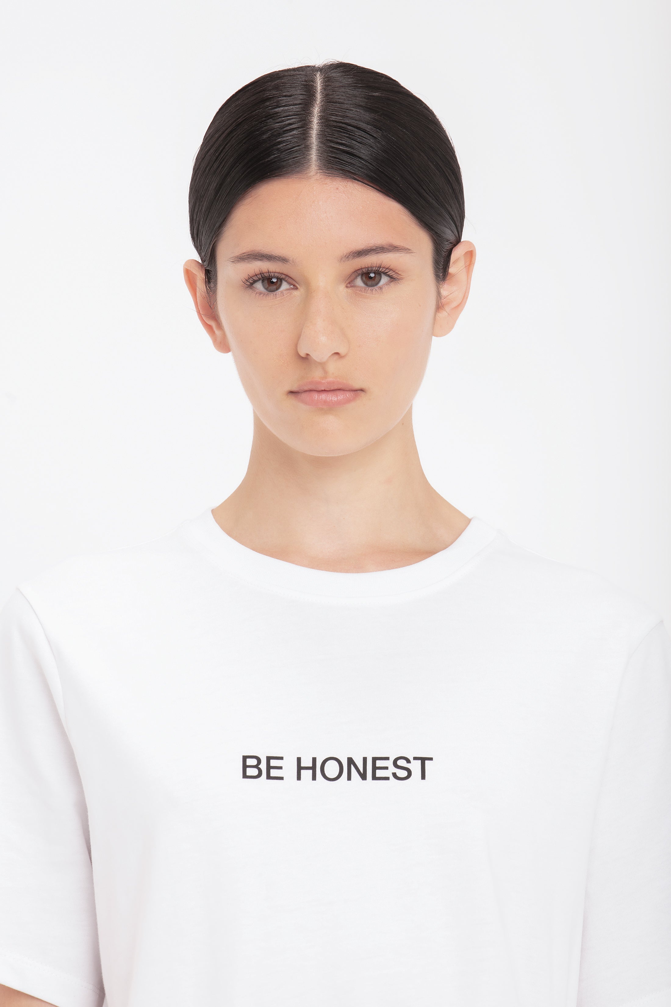 Be Honest' Slogan T-Shirt In White - 4