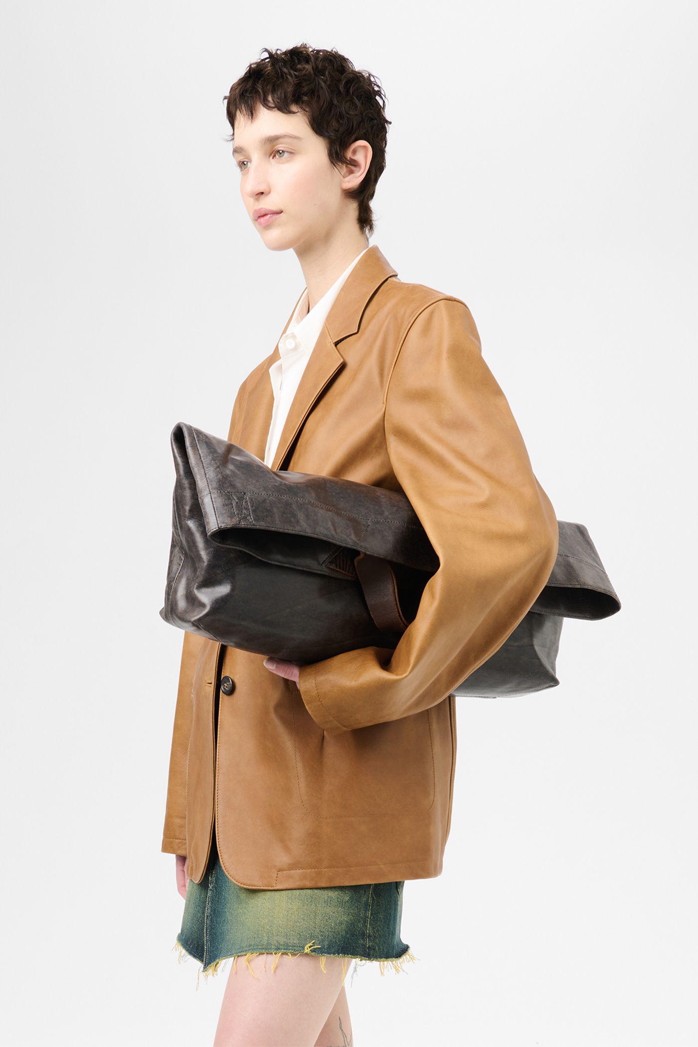 Oblong Tote Worn Black Leather - 5