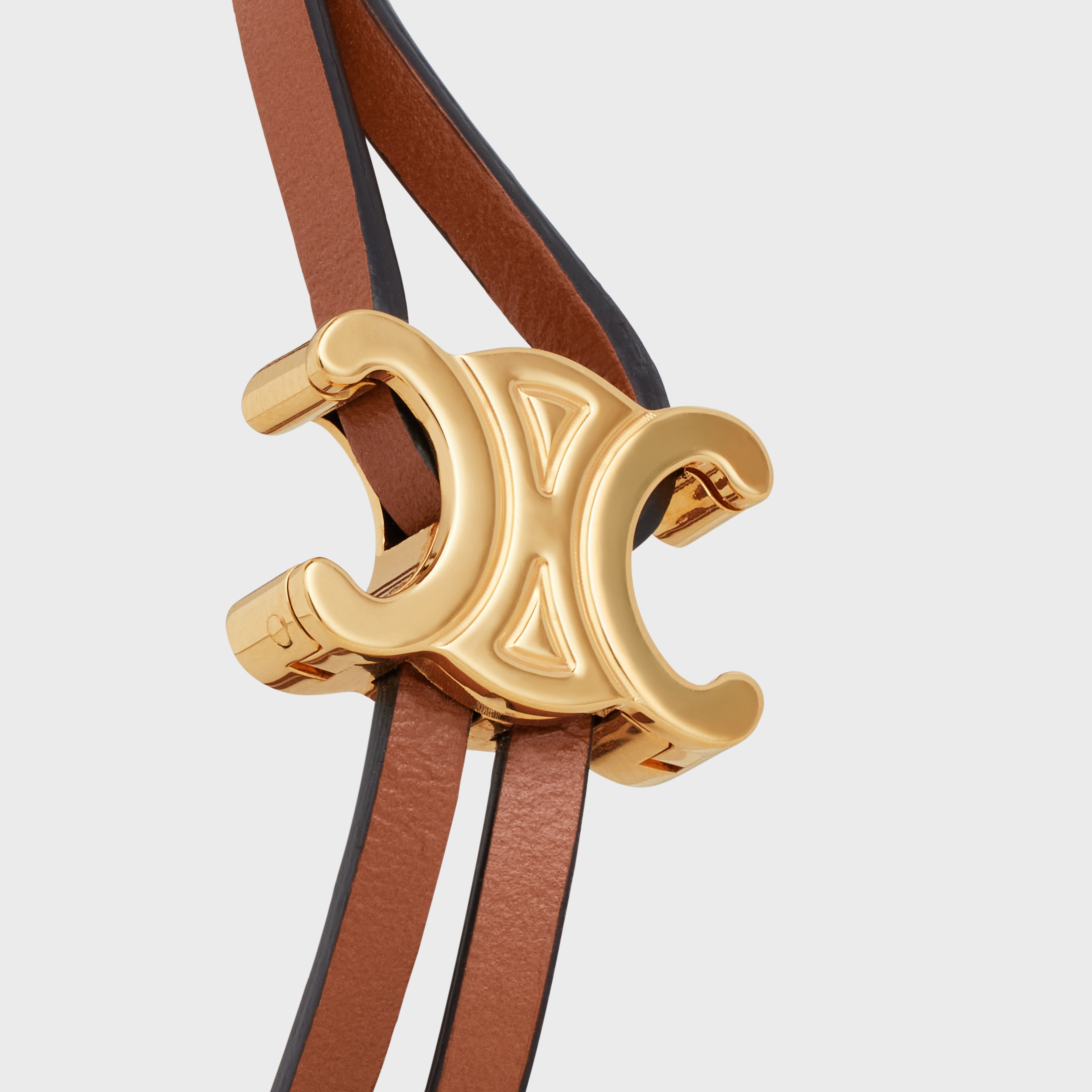 Triomphe Clasp Bracelet in Brass with Gold Finish and Tan Smooth Calfskin - 2