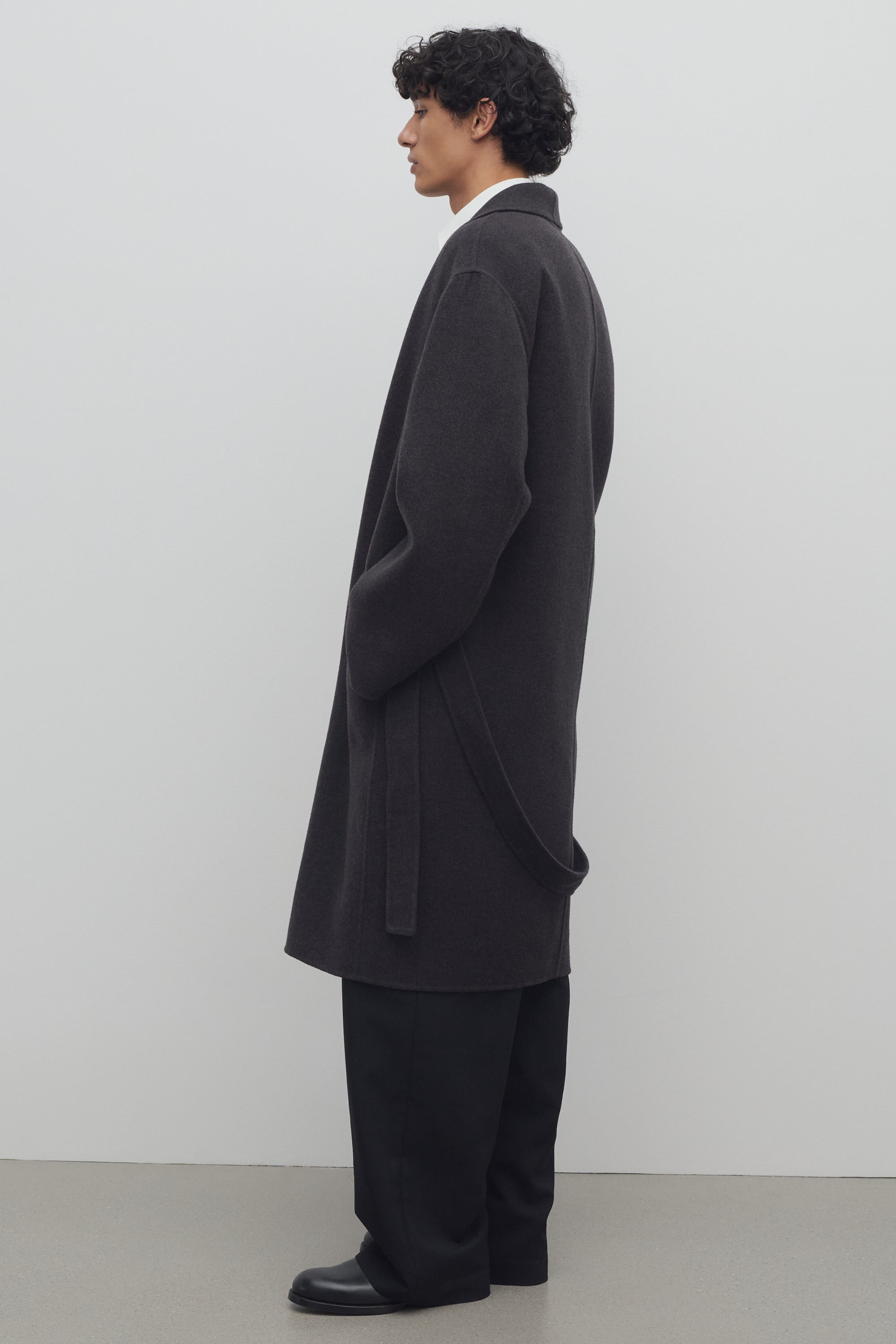 Hugh Coat in Cashmere - 4