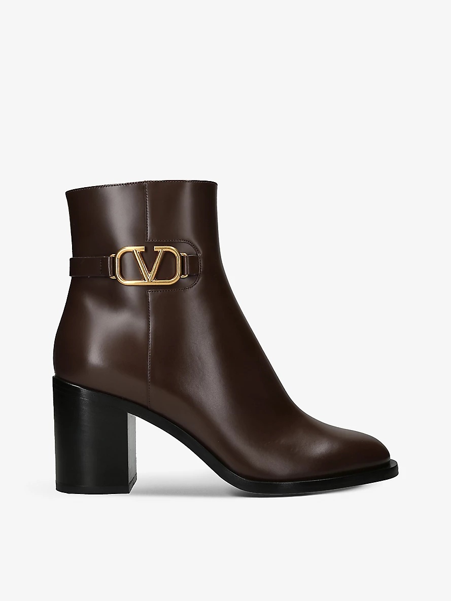 VLOGO logo-plaque leather heeled ankle boots - 1