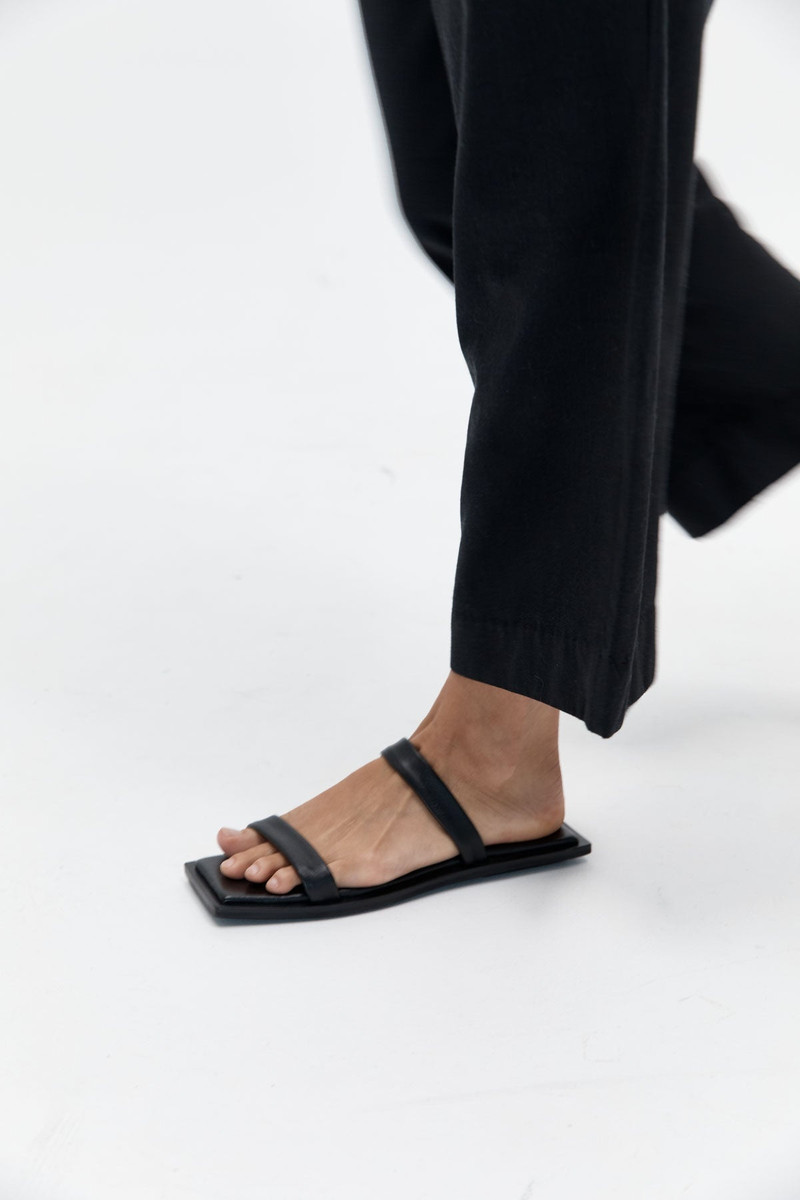 ST. AGNI Minimal Two Strap Slide - Black outlook