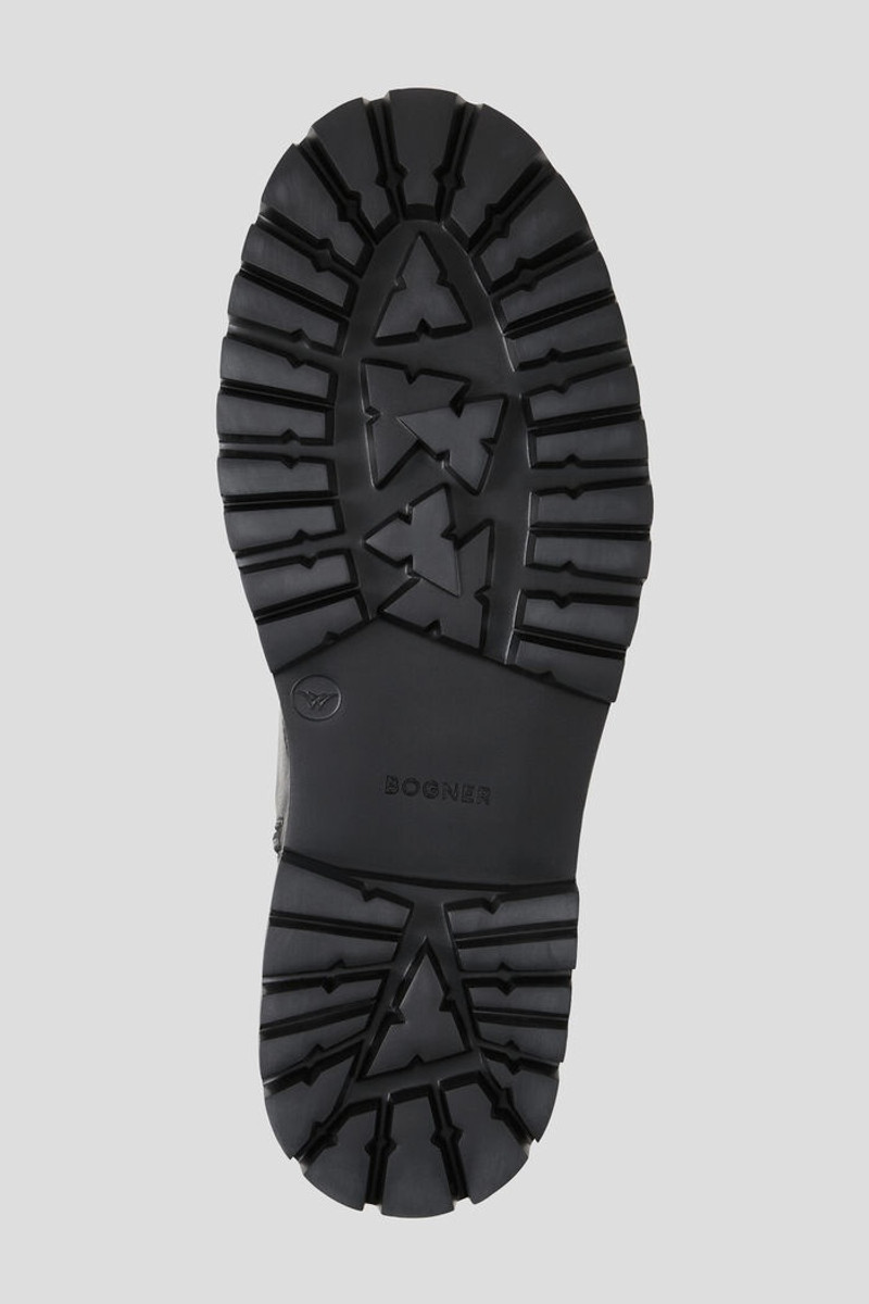 Chesa Alpina Boots in Black 5