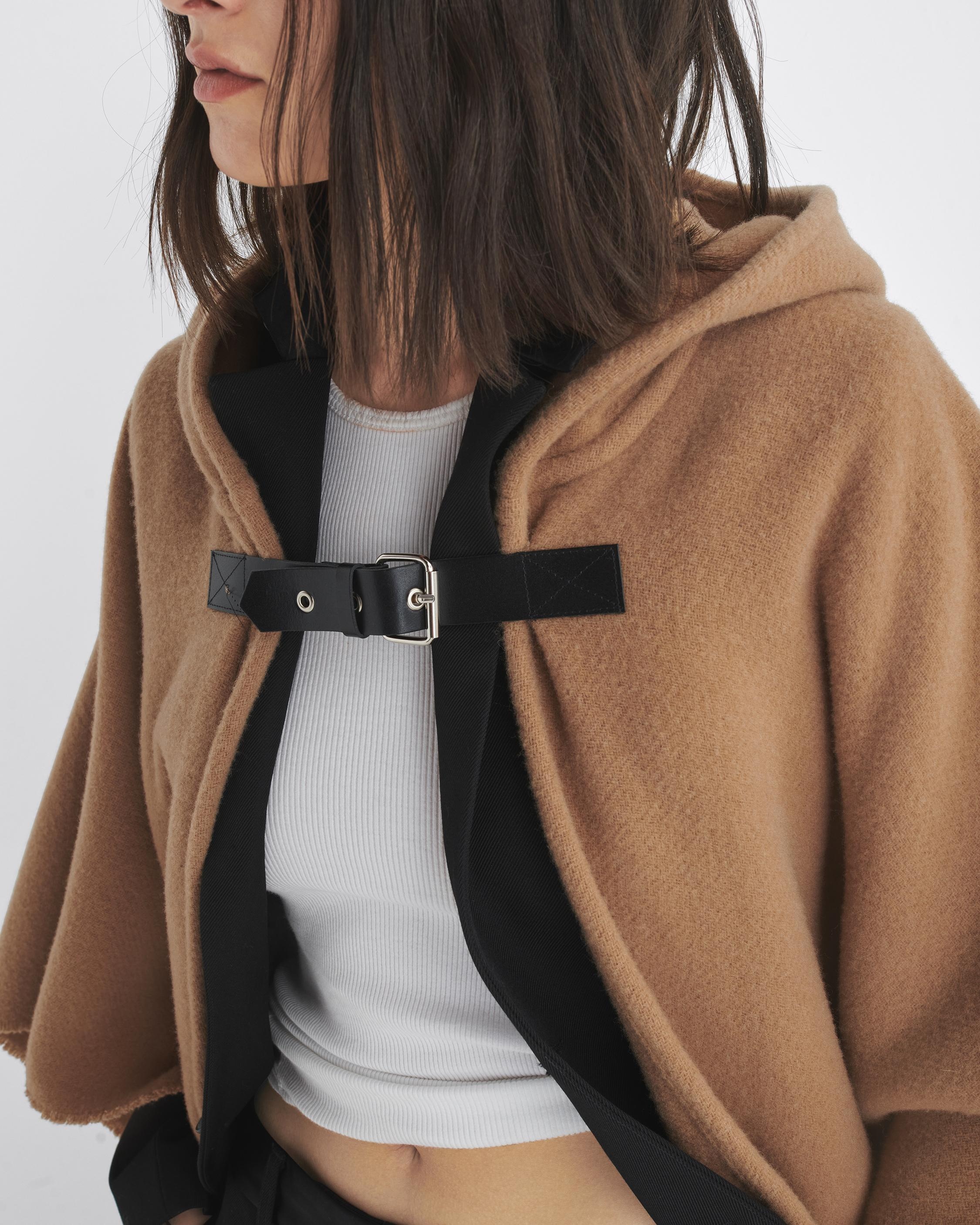 Wool Cloak Poncho
Midweight - 6