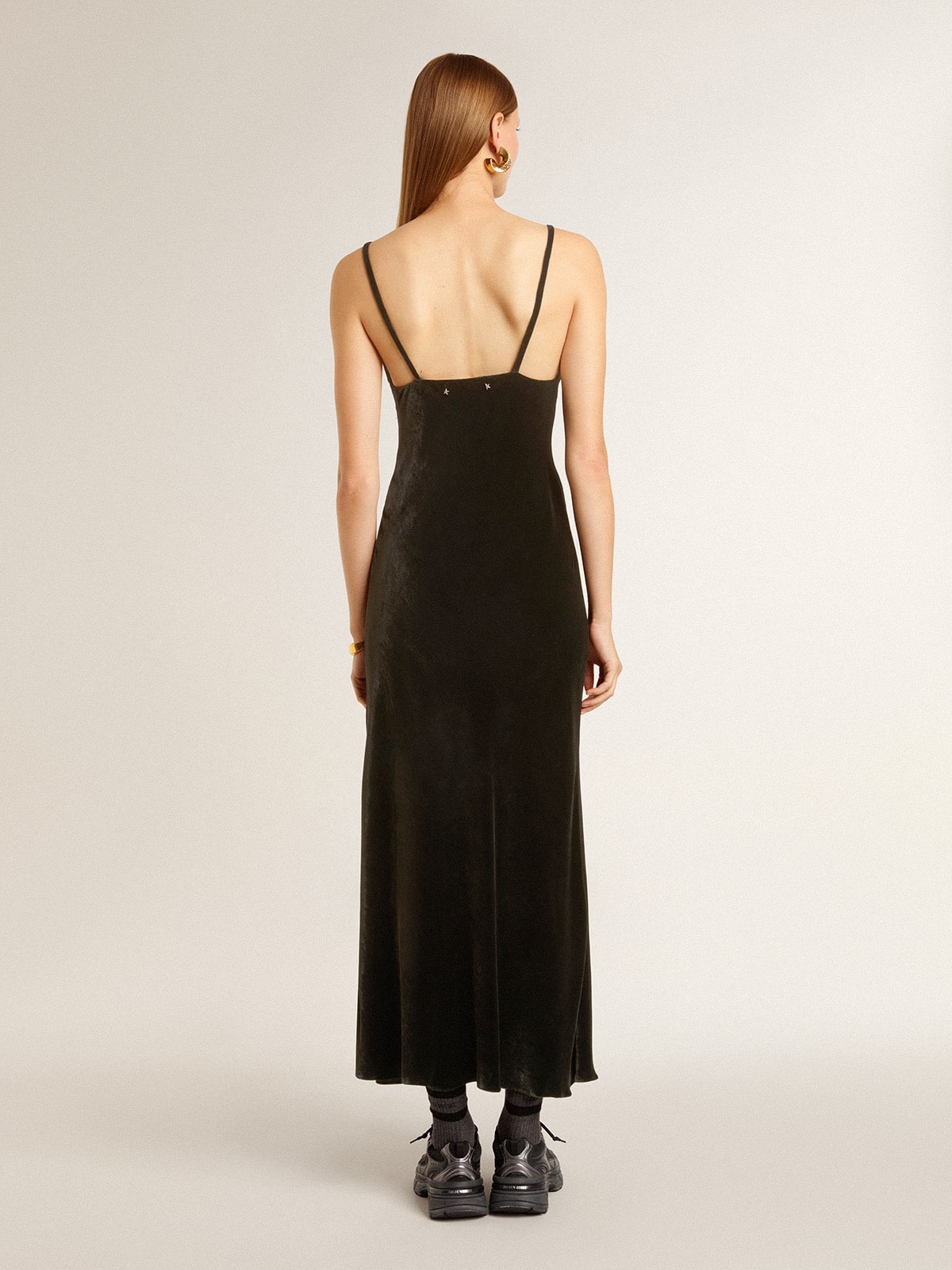 Women's black velvet-effect slip dress - 4