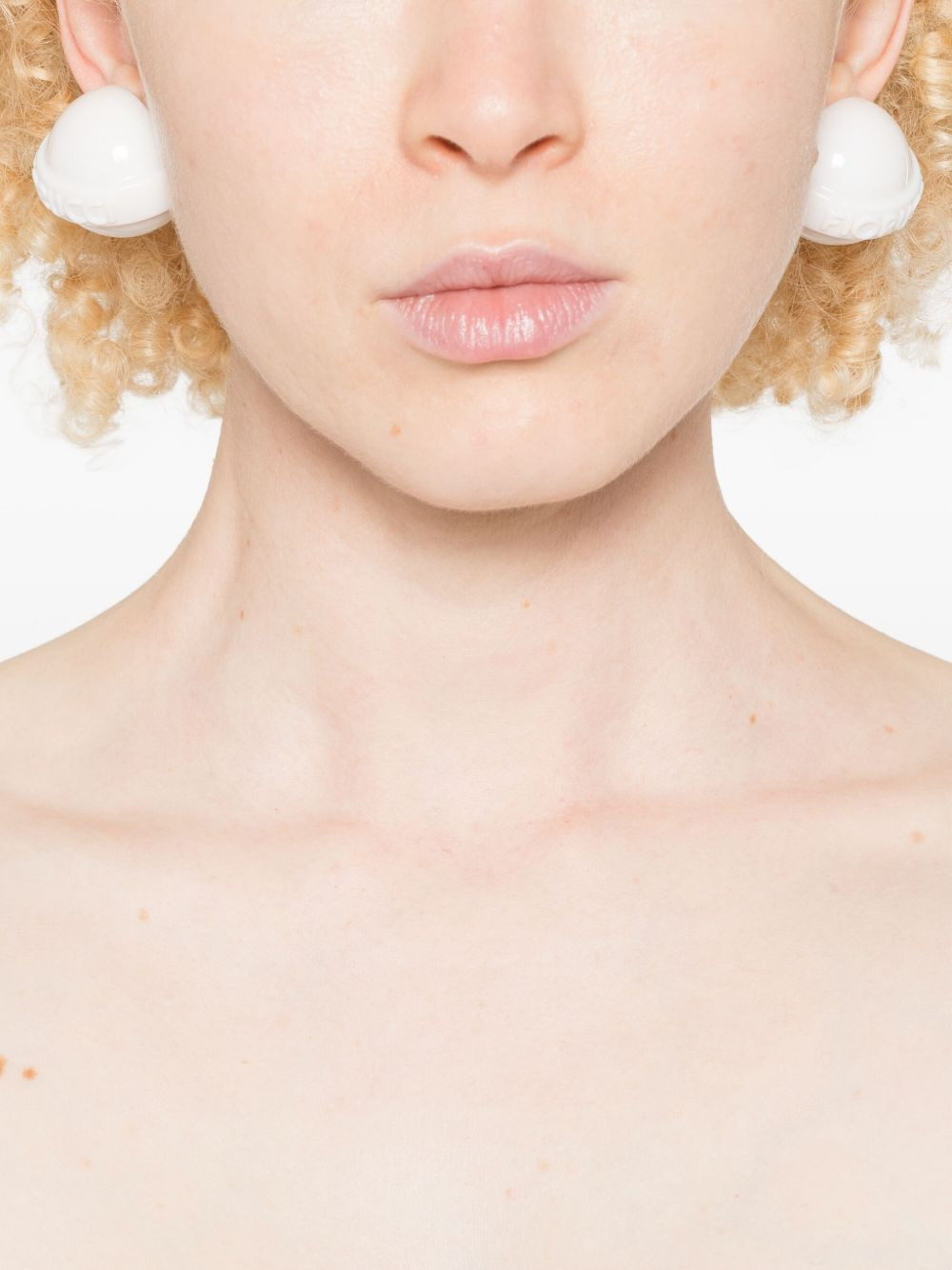 logo-embossed clip-on earring - 2