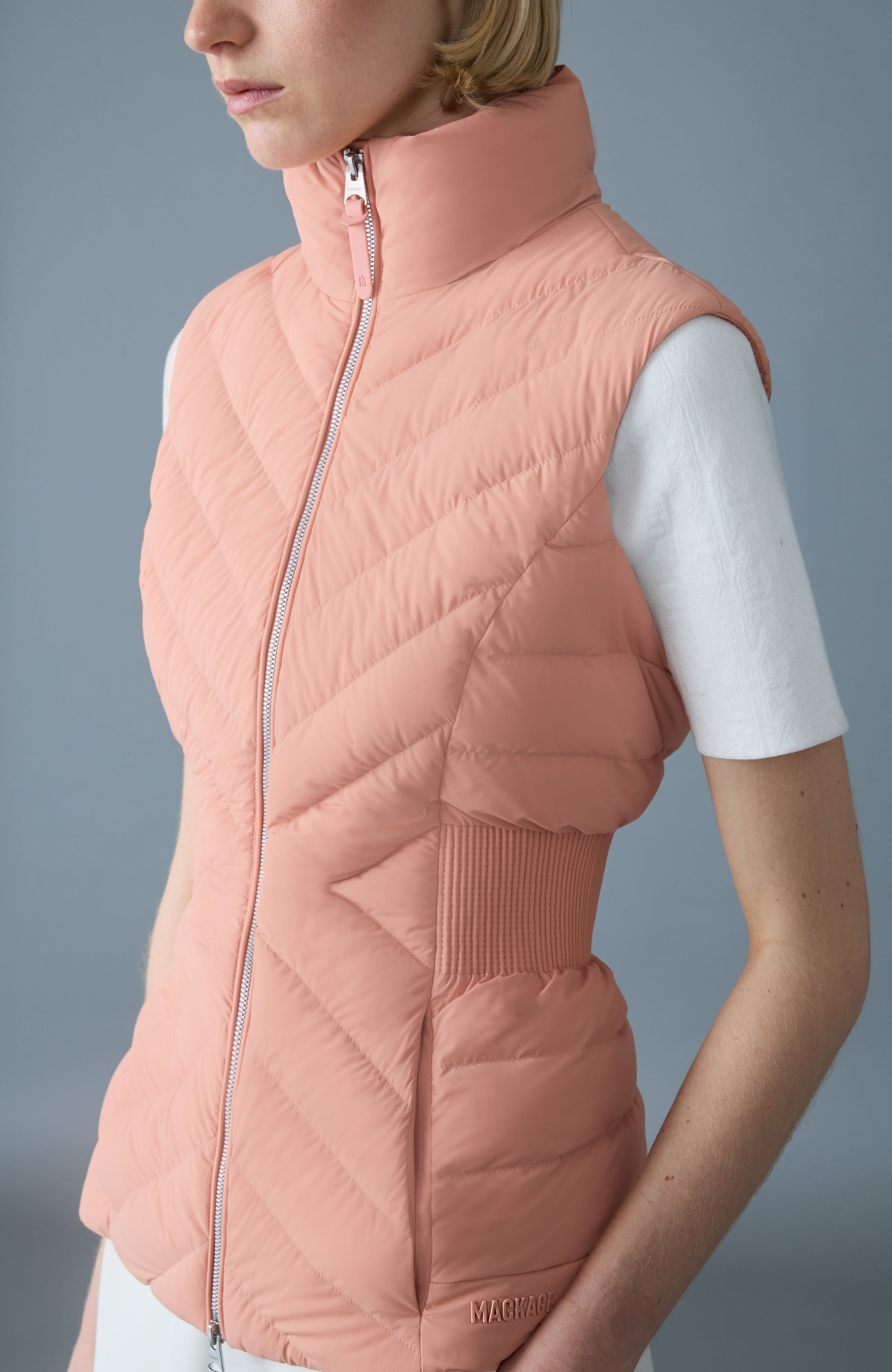 HOSHI Light down hooded vest - 5