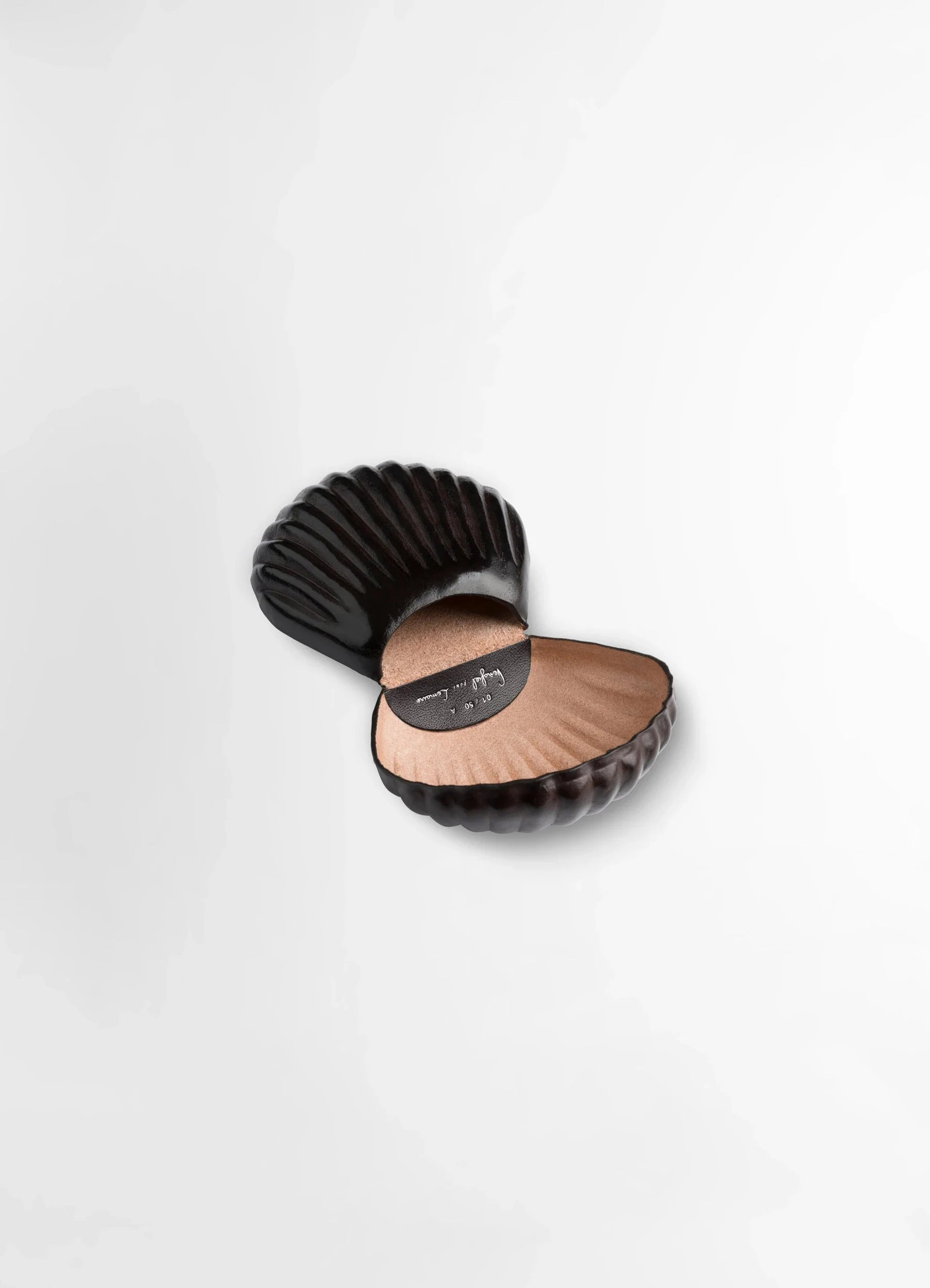 CARLOS PENAFIEL SHELL COIN PURSE - 4