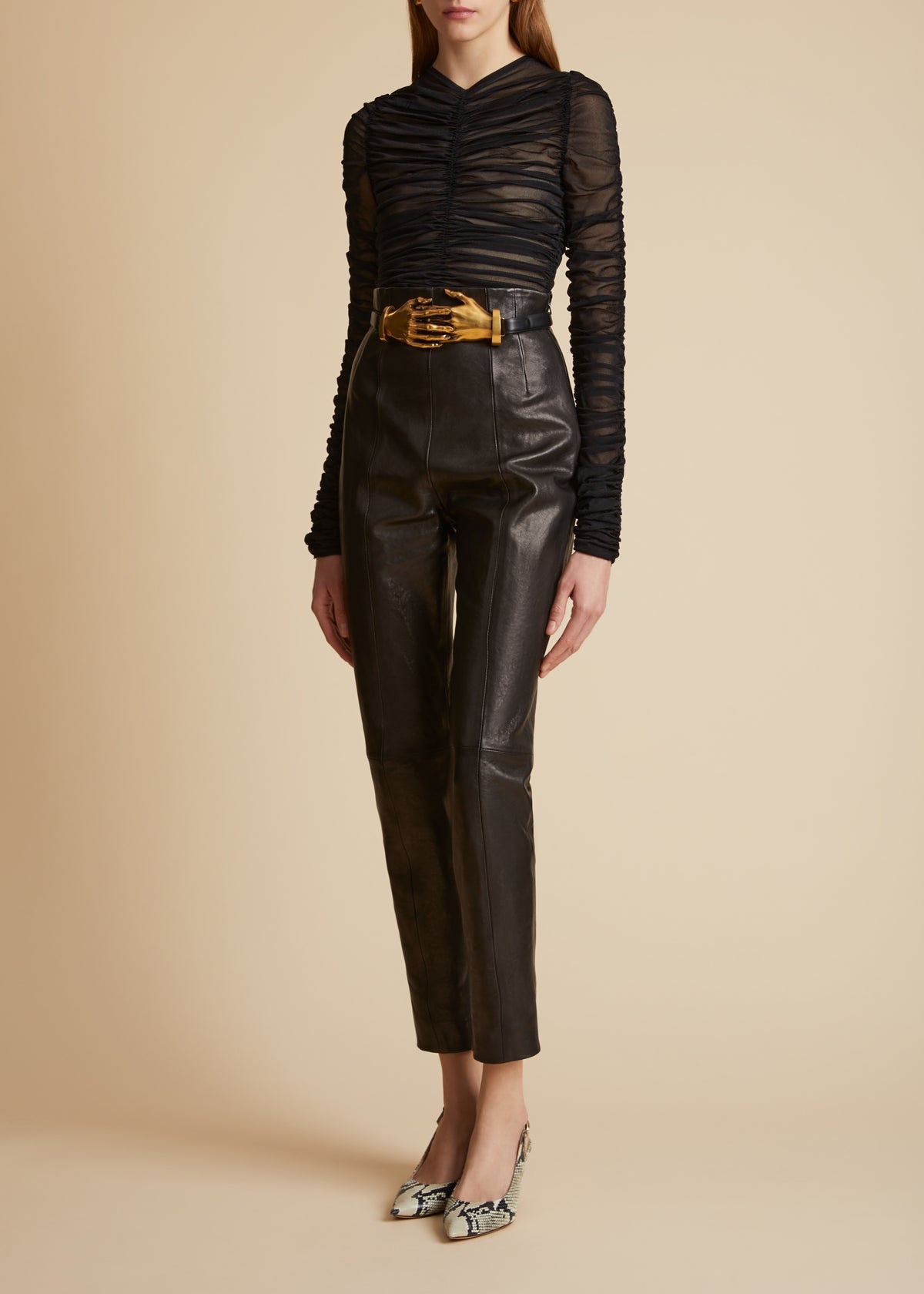 The Sculpted Hands Belt in Black Leather with Antique Gold - 3