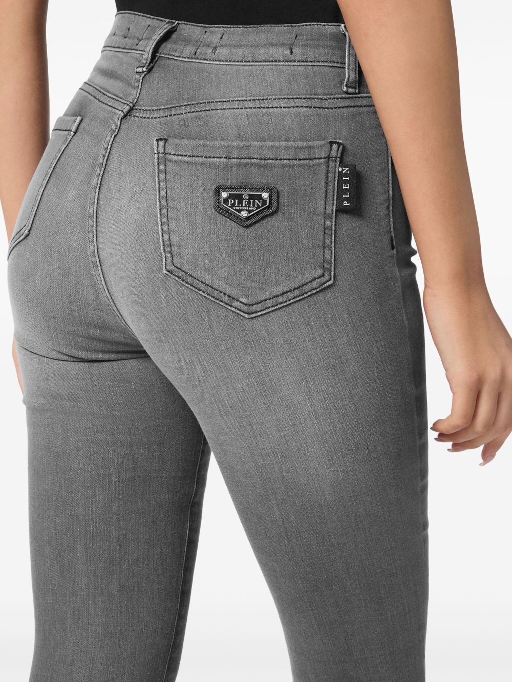 high-waisted jeans - 5