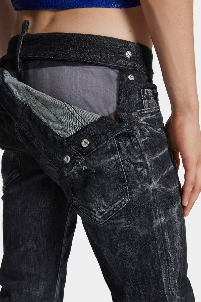 【ダメージ加工】DSQUARED2 Sharpei Flaredブーツカットジーンズ DSQUARED2 BLACK DESTROYED WASH SHARPEI FLARED BOOTCUT JEANS