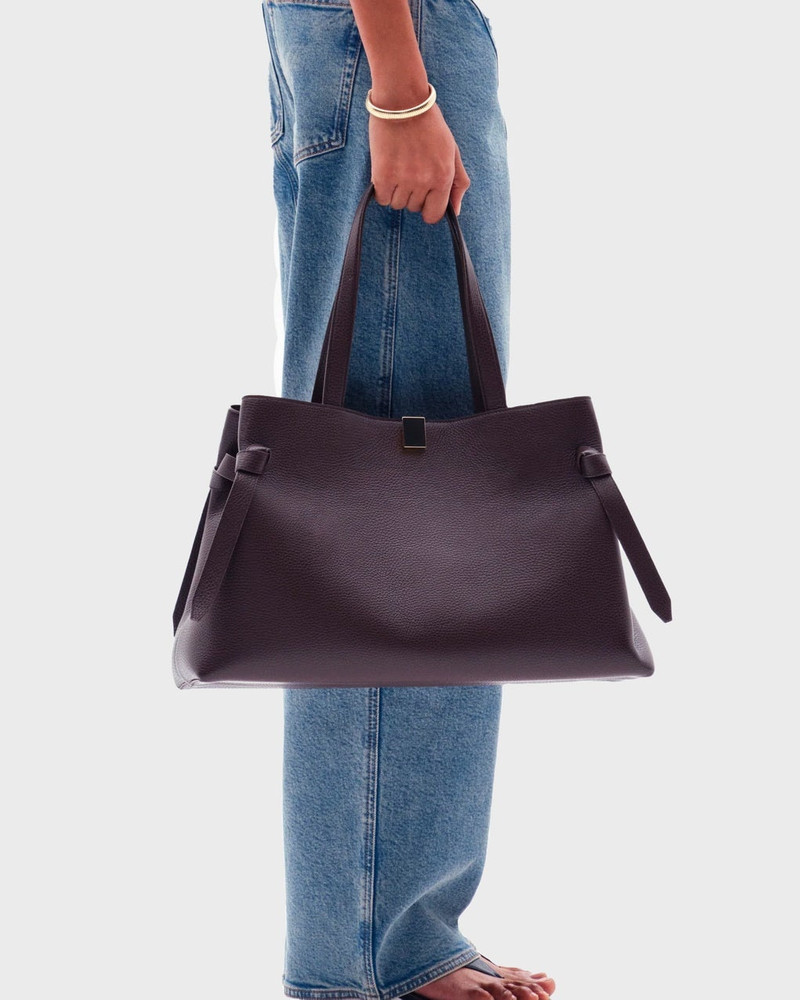 Yuzefi Gyoza Tote Pebble Bag  Black ONESIZE outlook