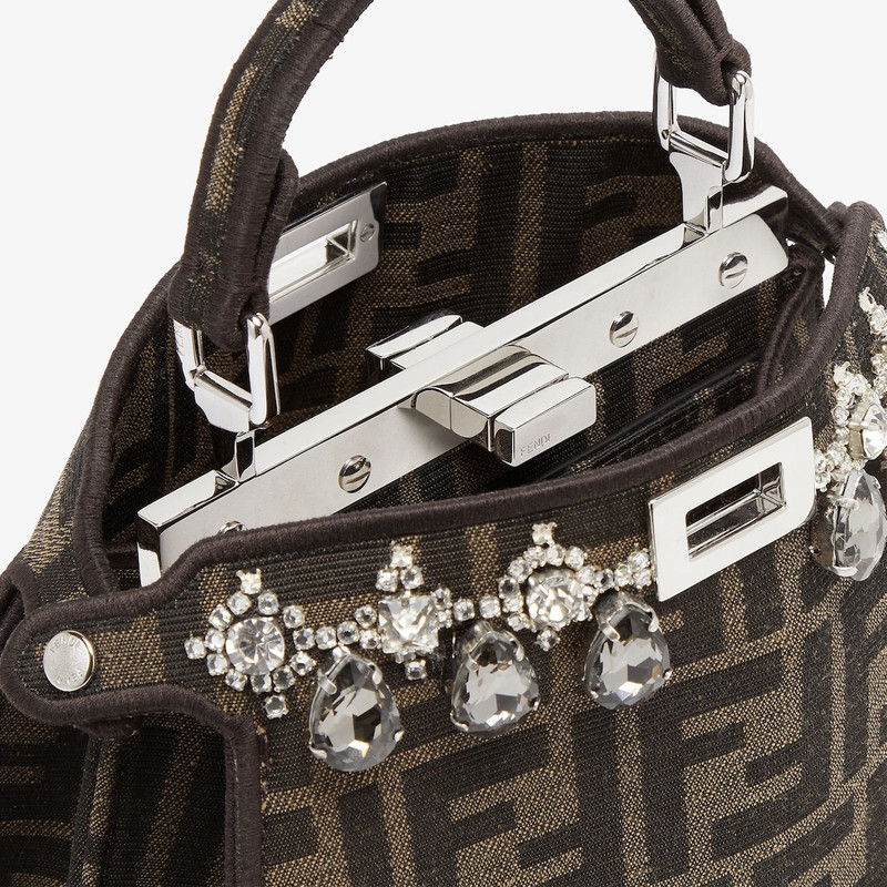 Peekaboo ISeeU Petite 5