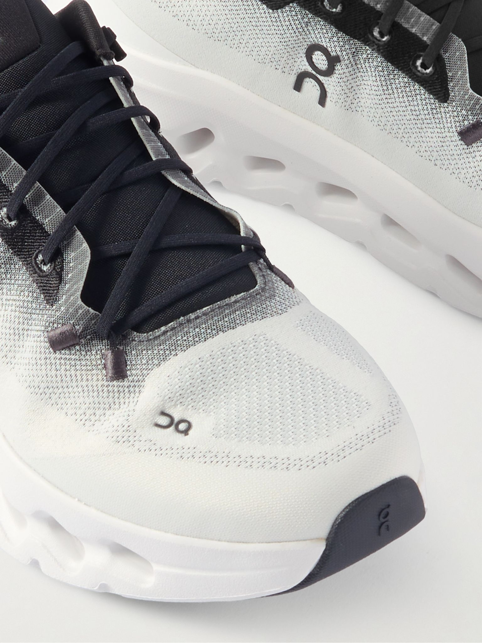 Cloudtilt Stretch-Knit Sneakers White - 5