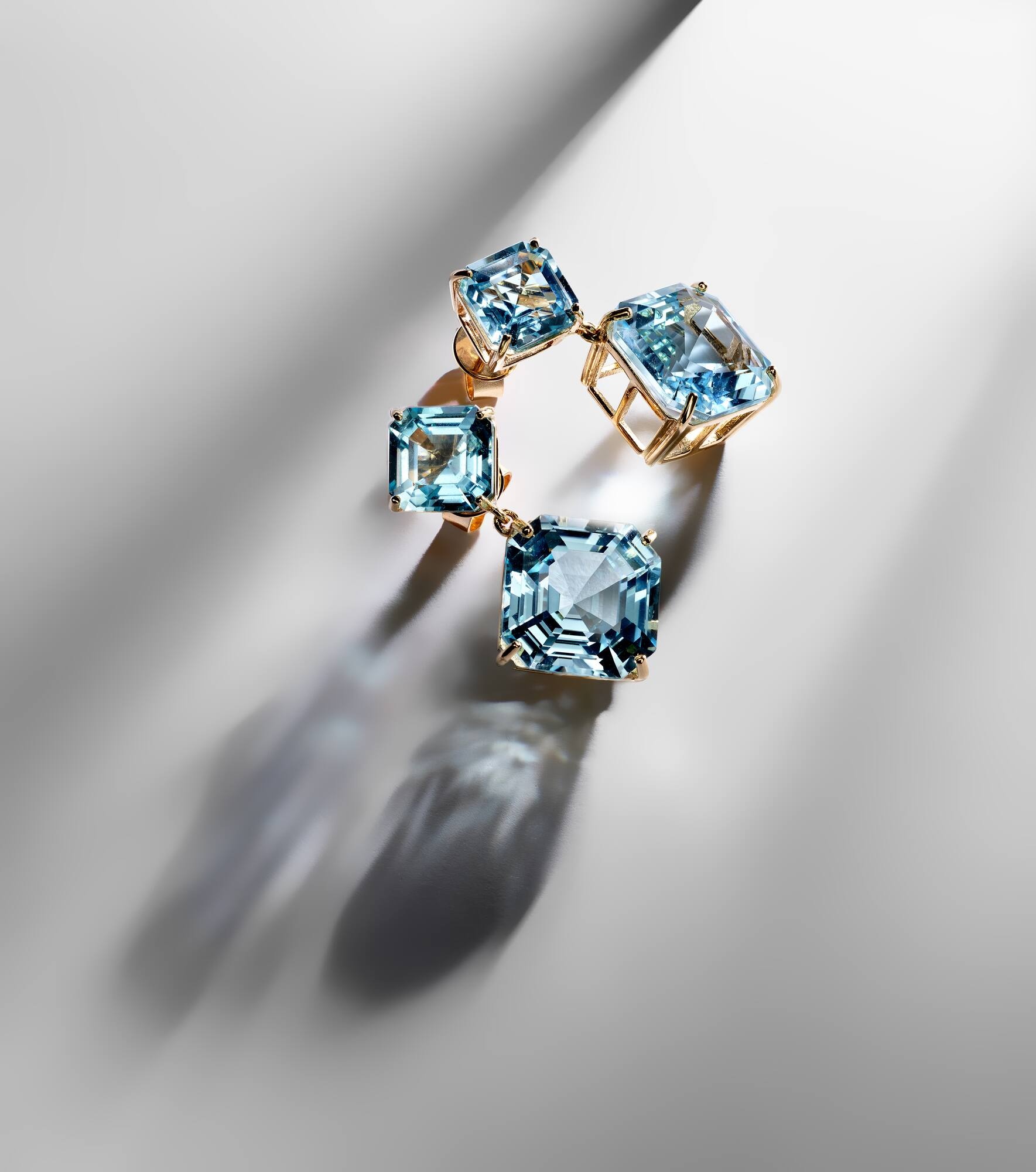 14kt gold drop earrings with topazes - 5