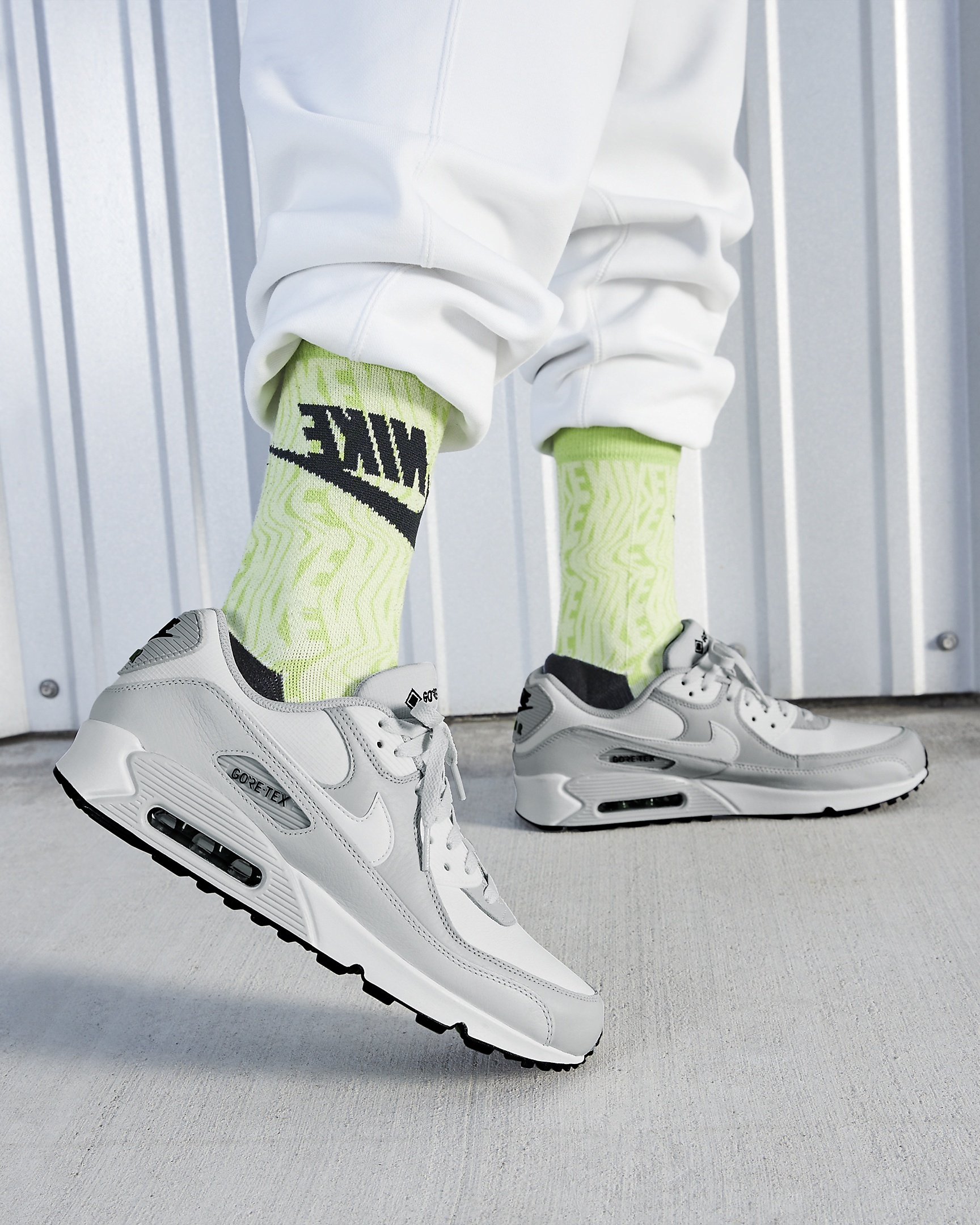 Nike Nike Air Max 90 GORE-TEX Shoes | REVERSIBLE
