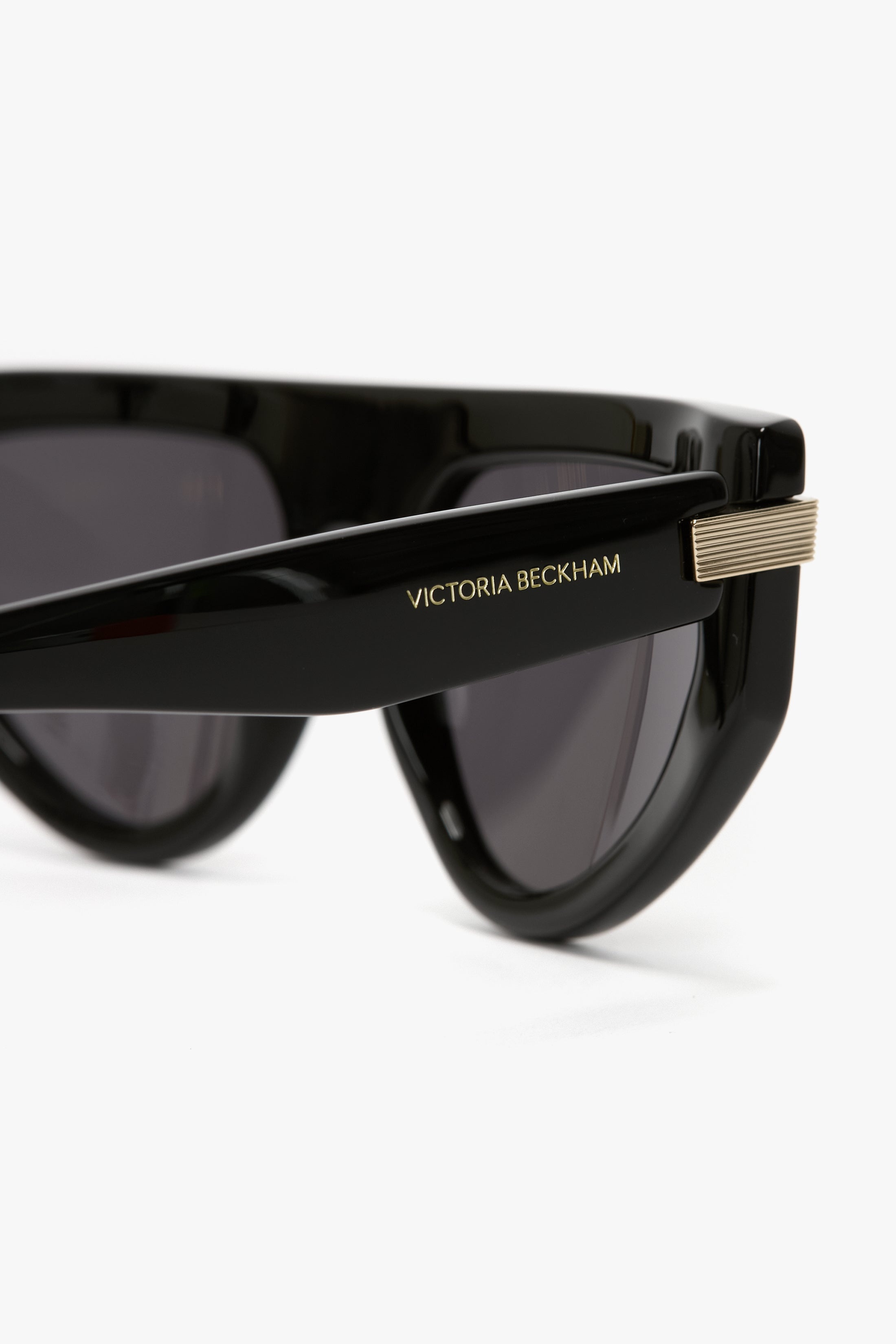 Visor Hinge-Detail Sunglasses In Black - 5