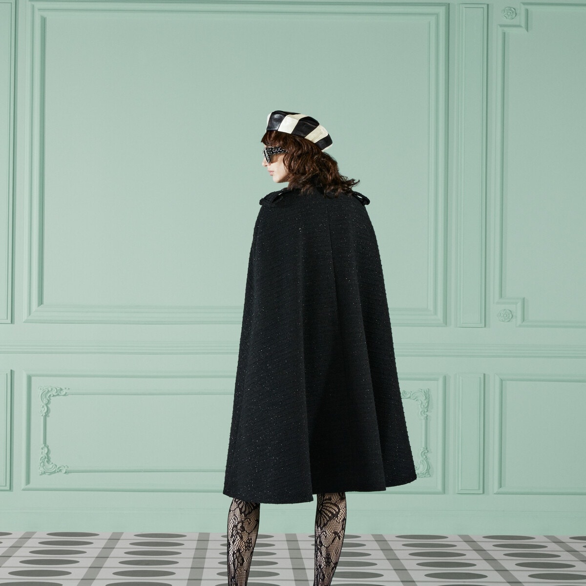 Tweed wool cape with pockets - 7