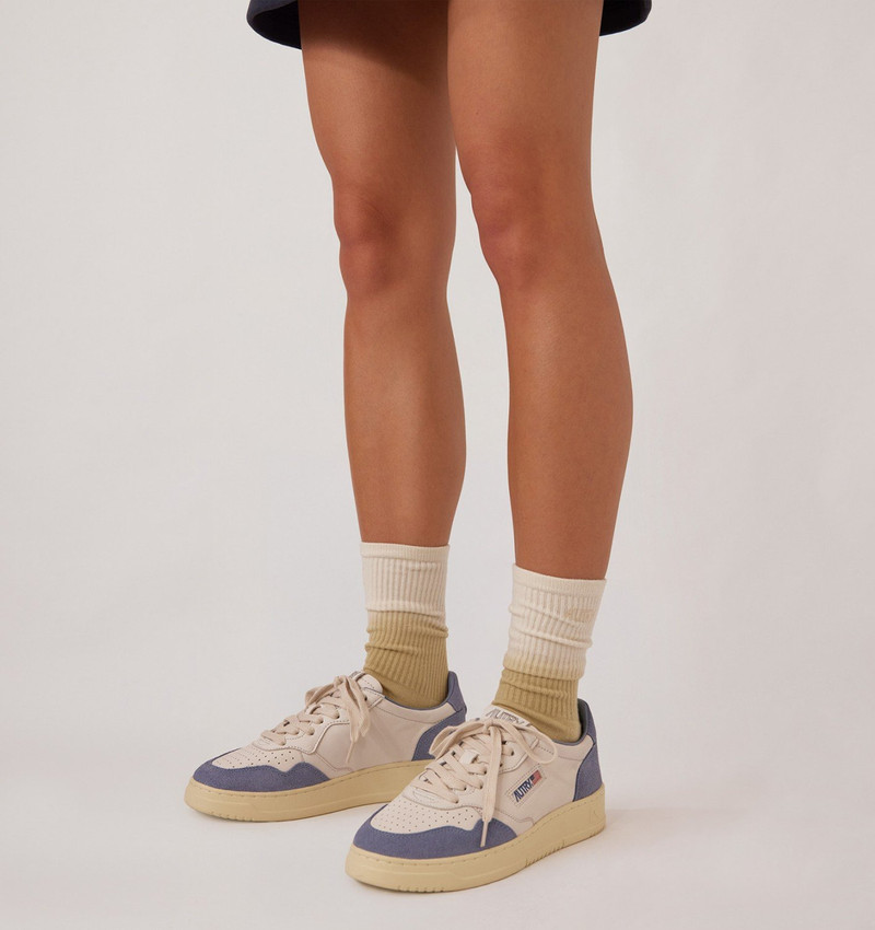 AUTRY MEDALIST LOW SNEAKERS IN SUEDE AND LEATHER COLOR WHITE AND CLAUDIA outlook