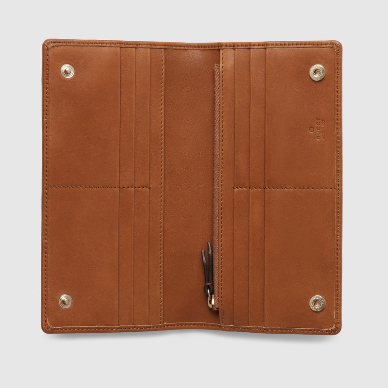GUCCI GG Emblem continental wallet outlook