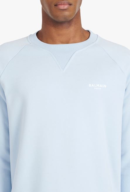 Pale blue eco-designed cotton sweatshirt with small flocked white Balmain Paris logo - 6