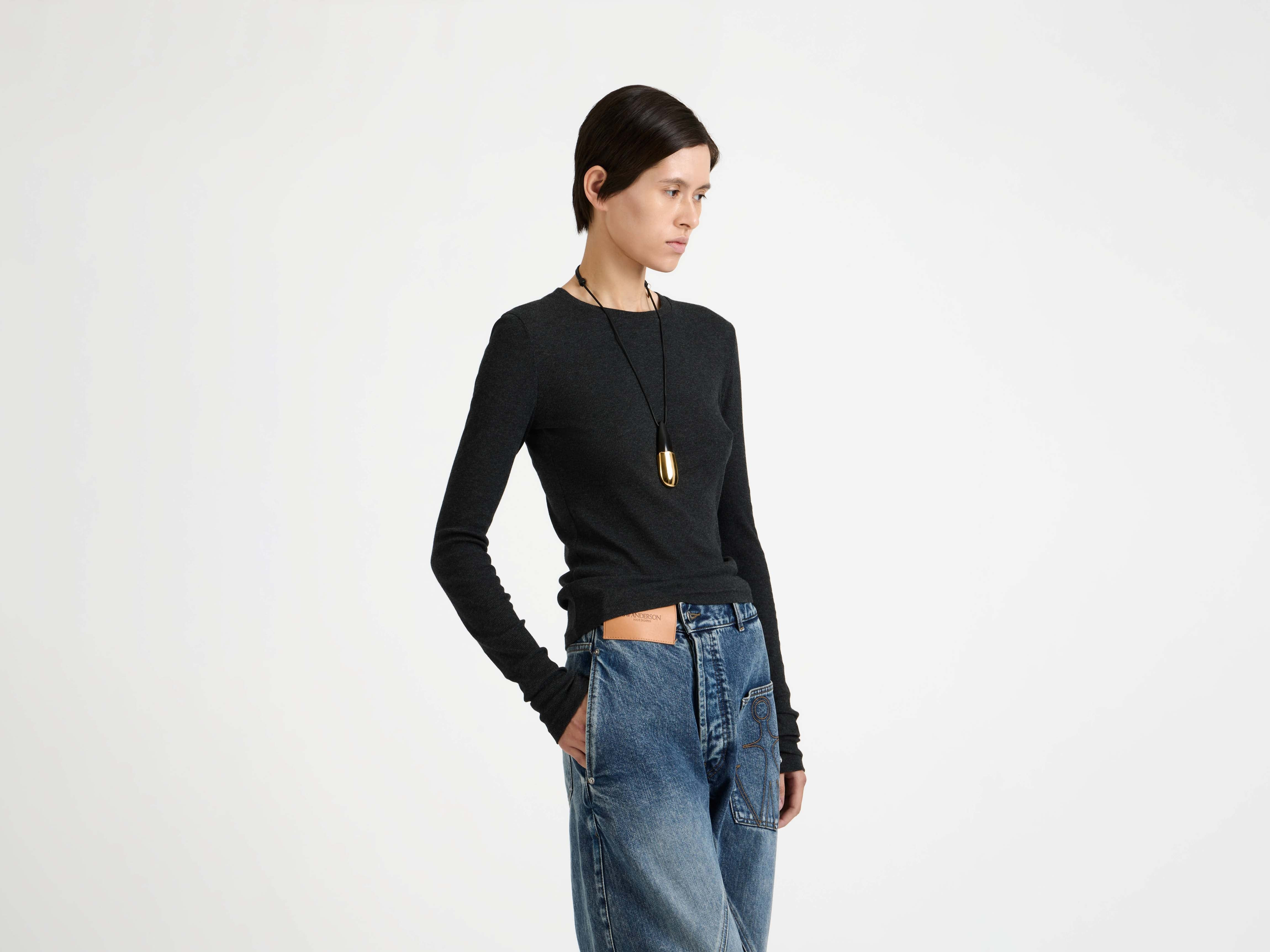 LONG SLEEVE CREW NECKLINE TOP IN CHARCOAL MELANGE - 4