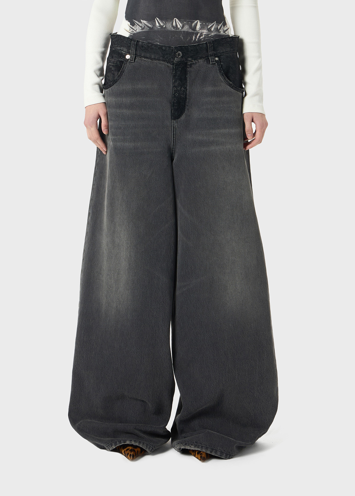 SUPERWIDE-LEG JEANS WITH LACE DETAILS - 3